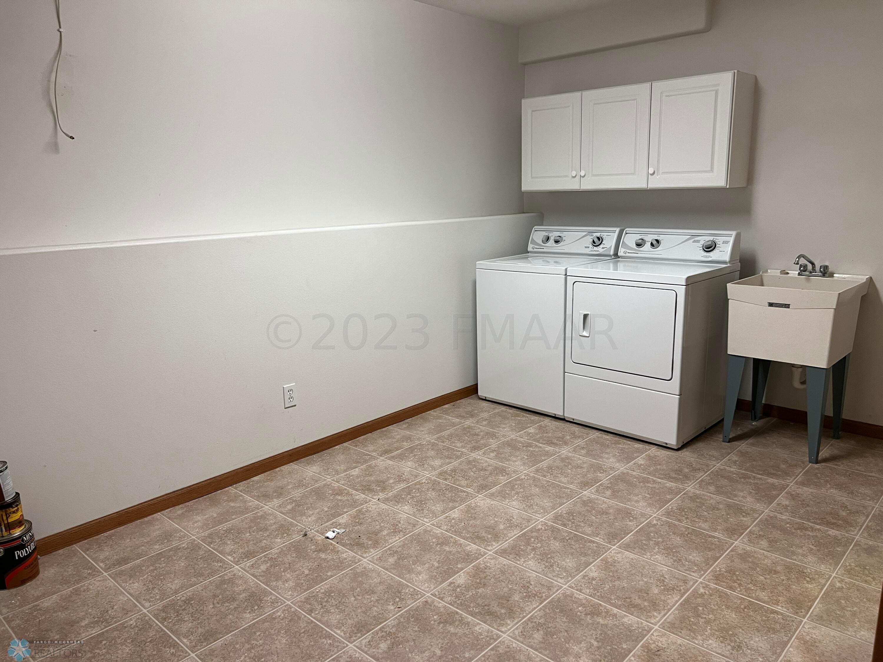 Huge laundry room - w/d included