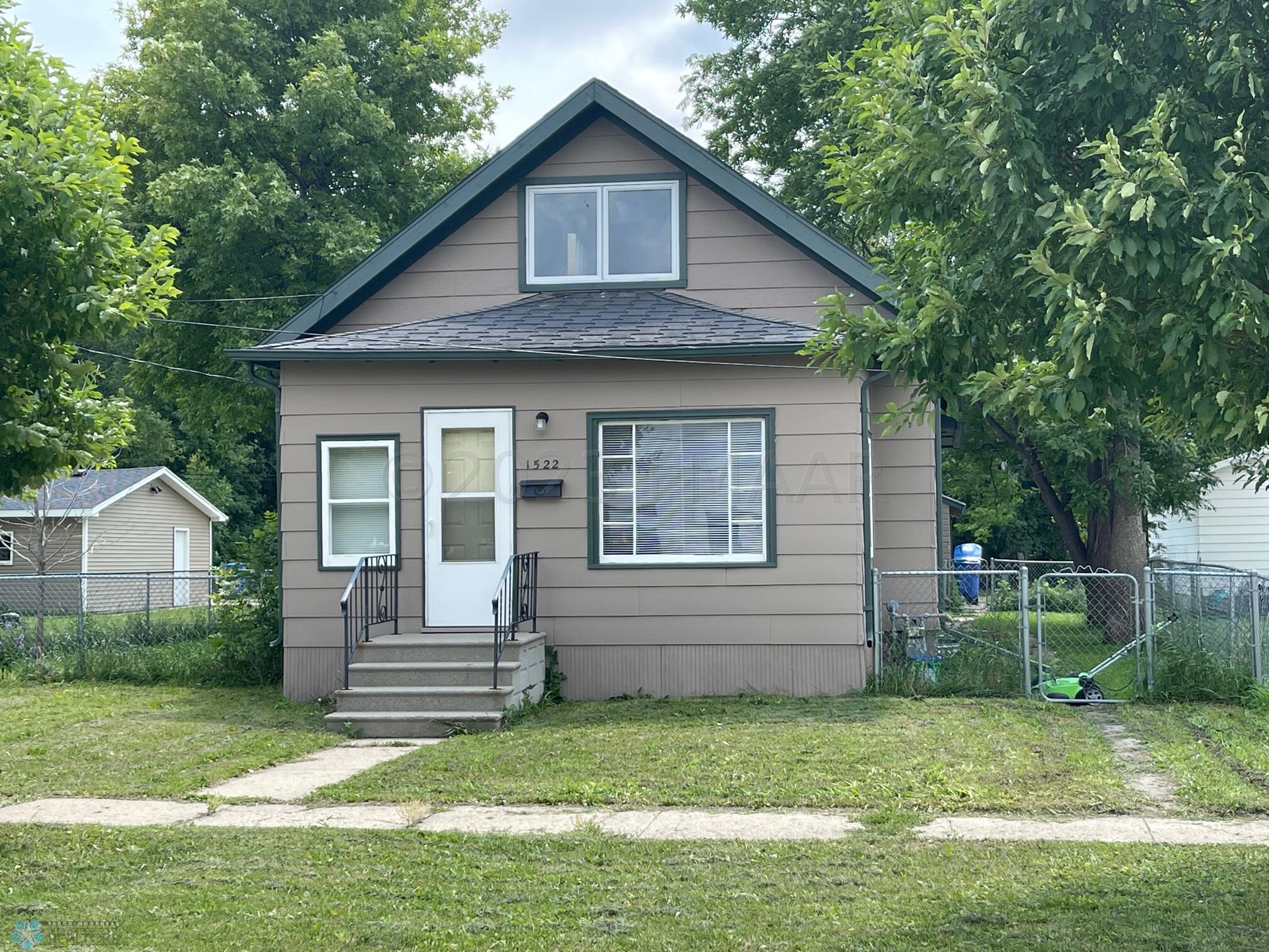 Property photo for 1522 5 Avenue N, Fargo, ND 58102
