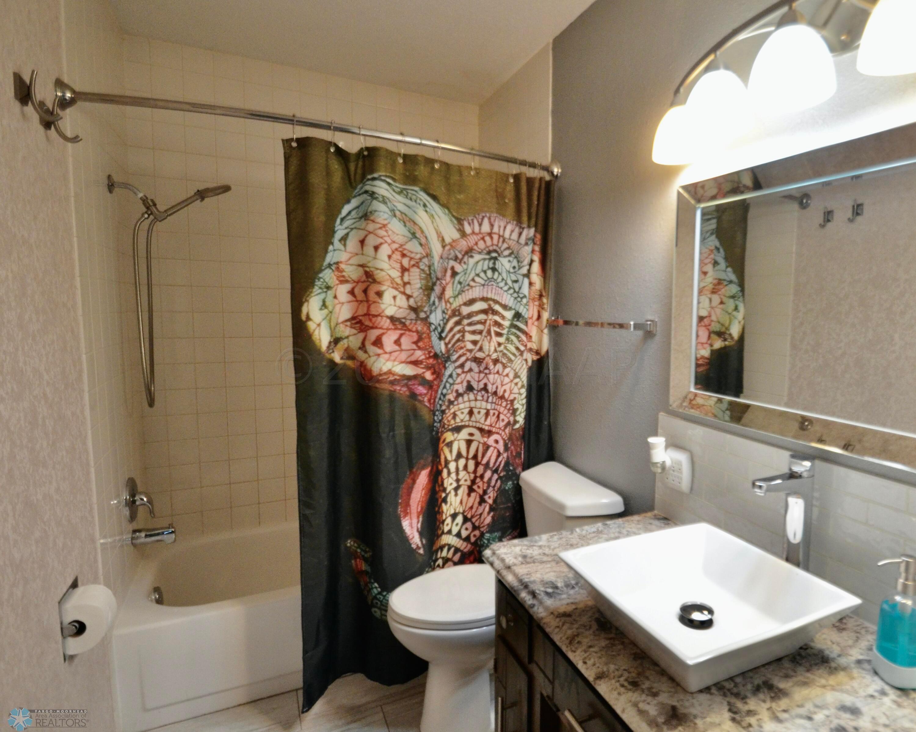 full bath upper