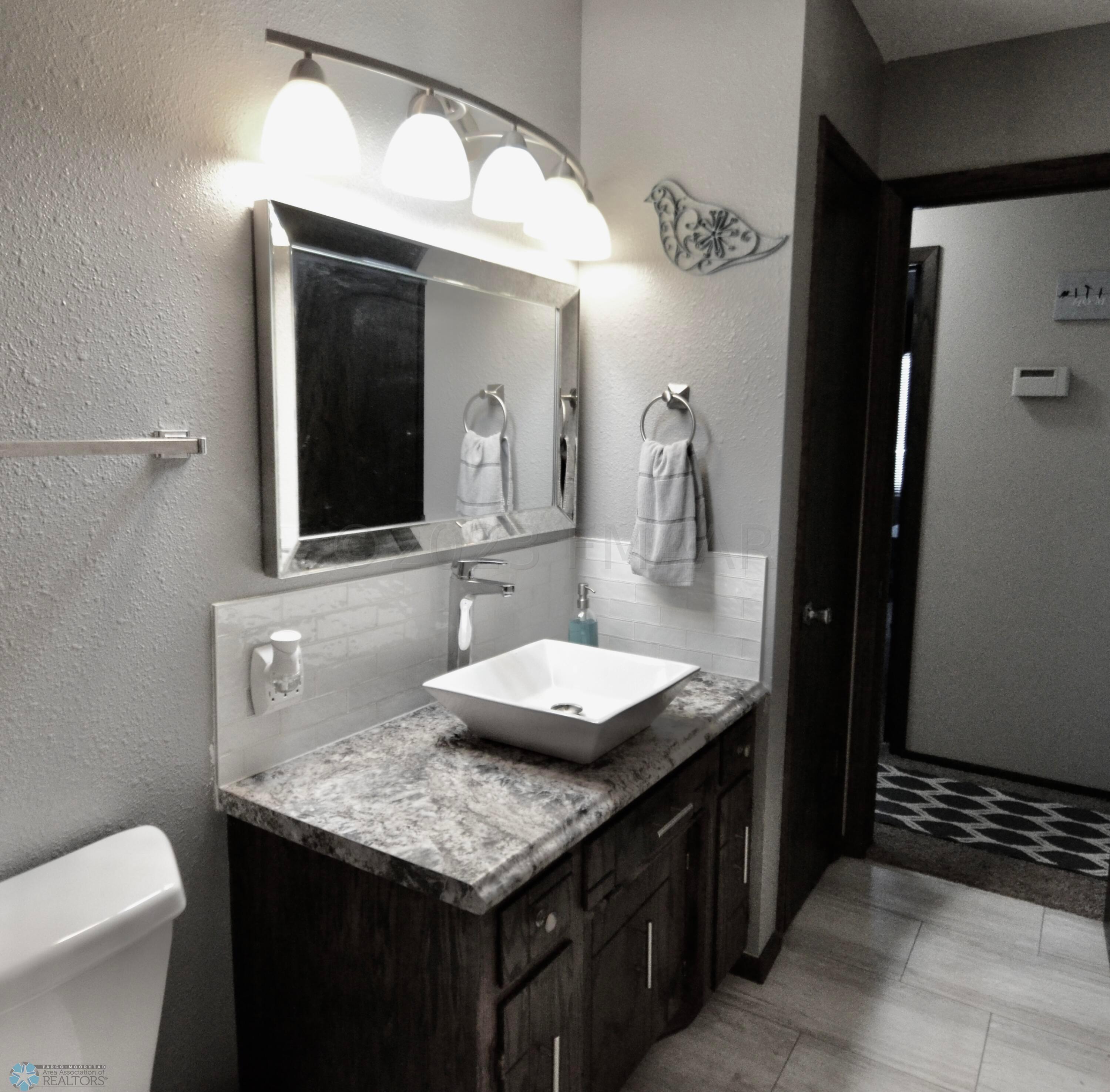 full bath upper
