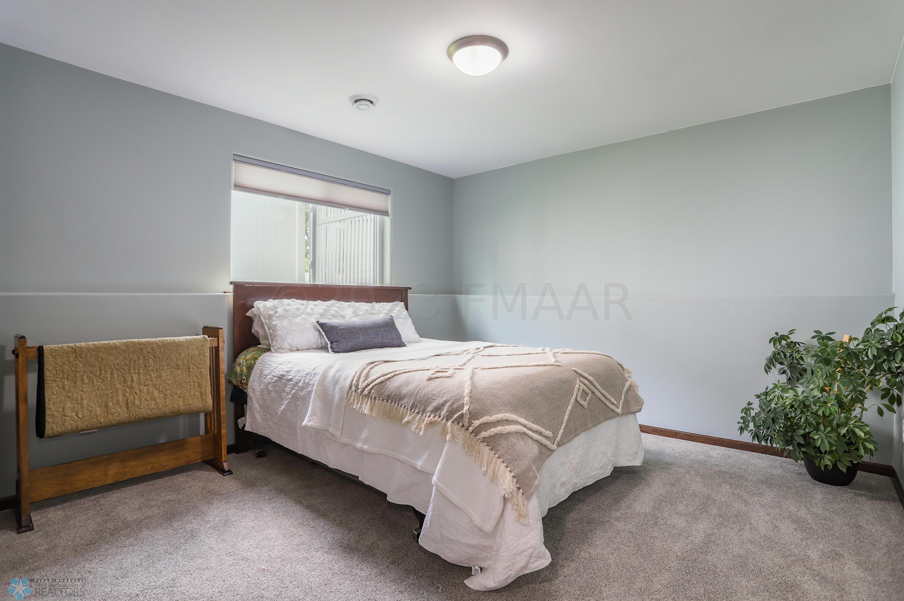 Guest bedroom