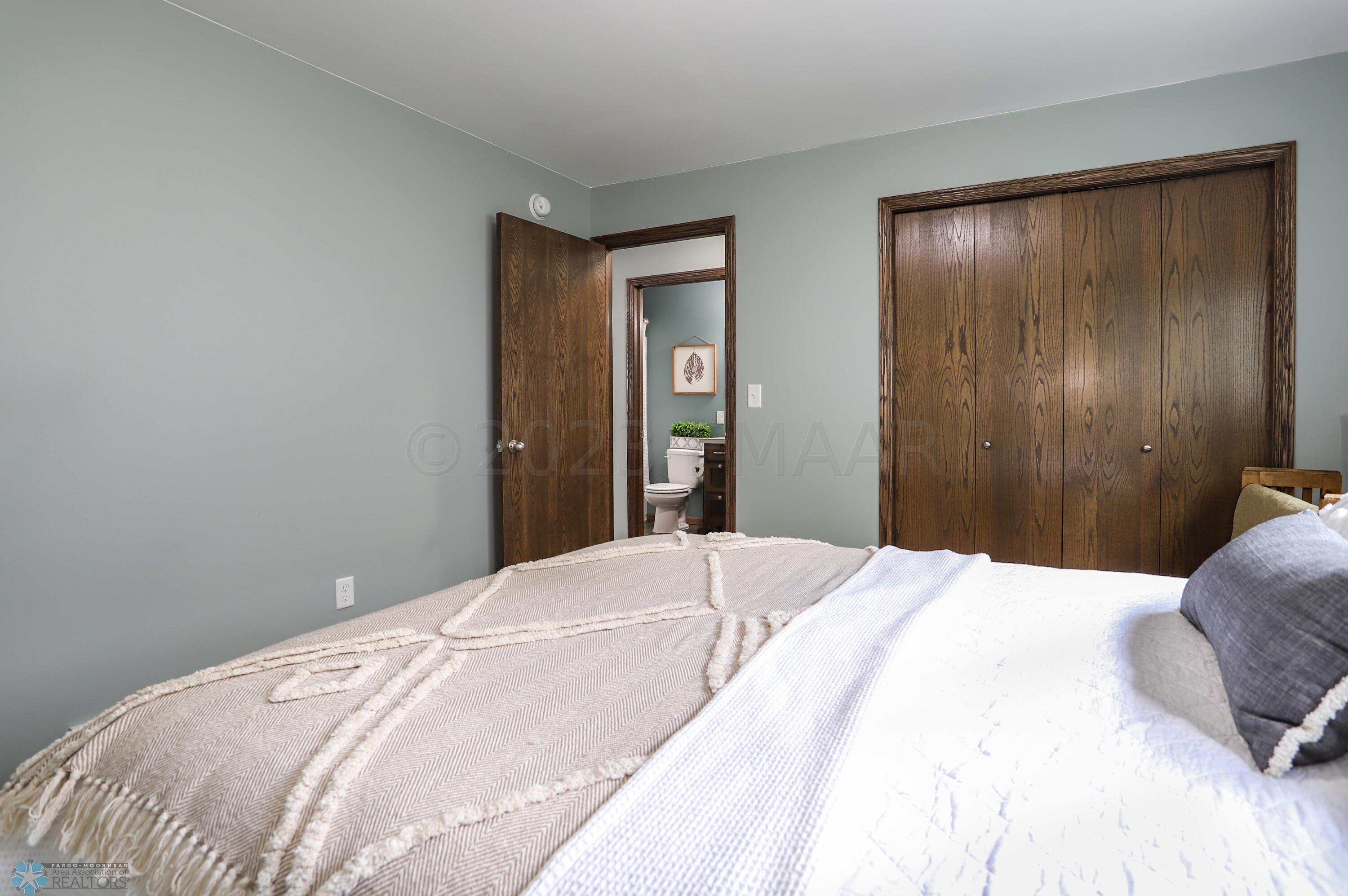 Guest bedroom