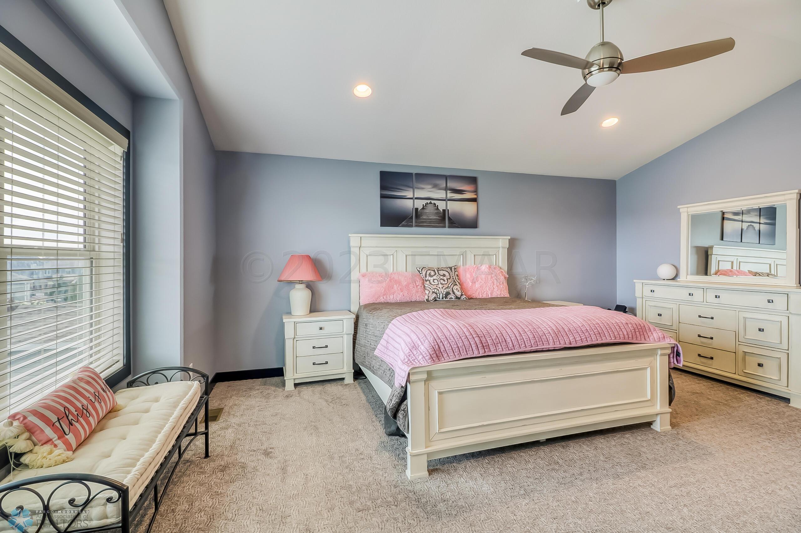 Primary Bedroom1_2