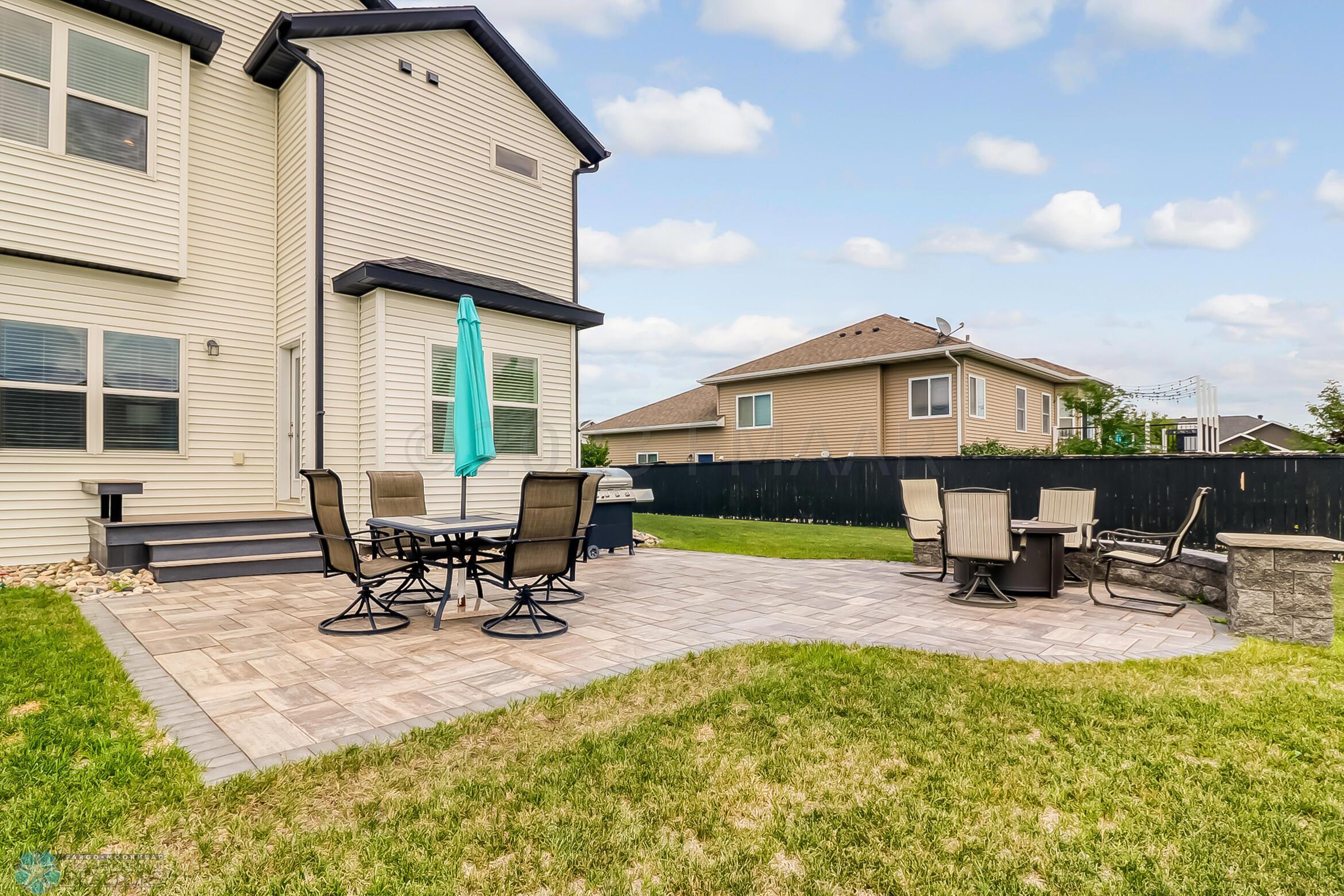 BackyardPatio1_1