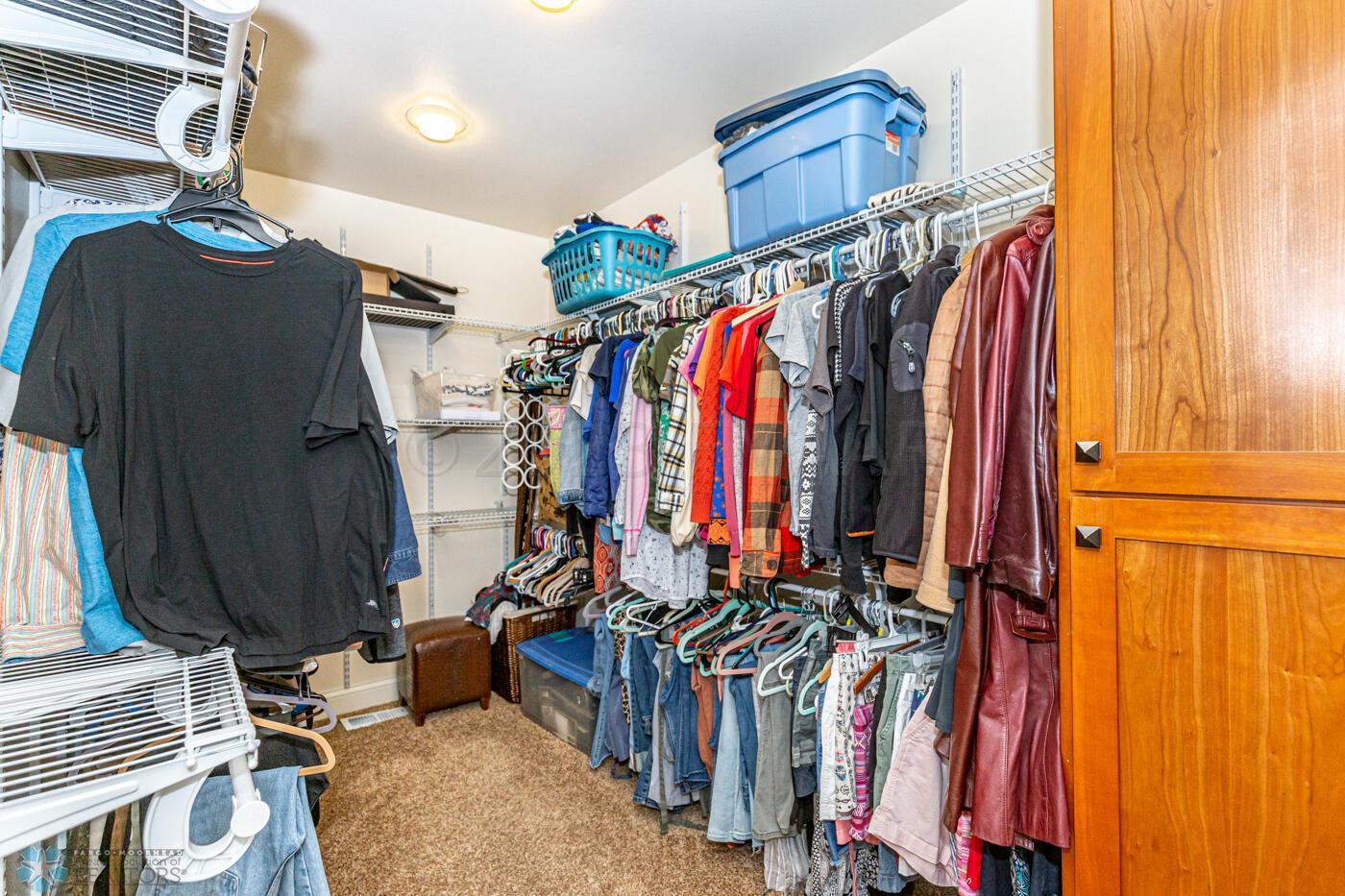 Walk-In-Closet