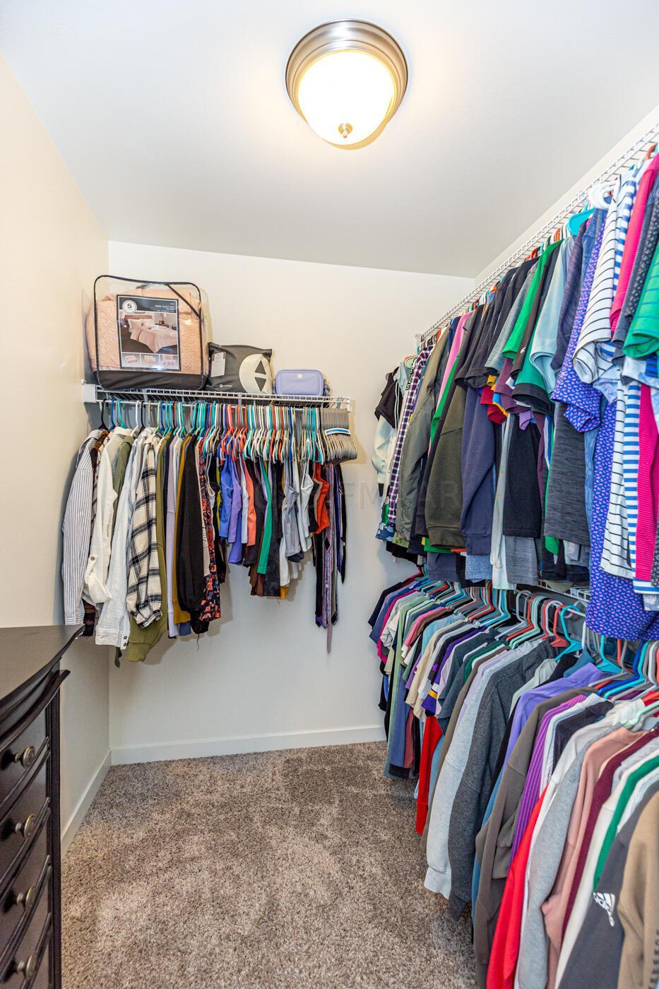 Walk-In-Closet