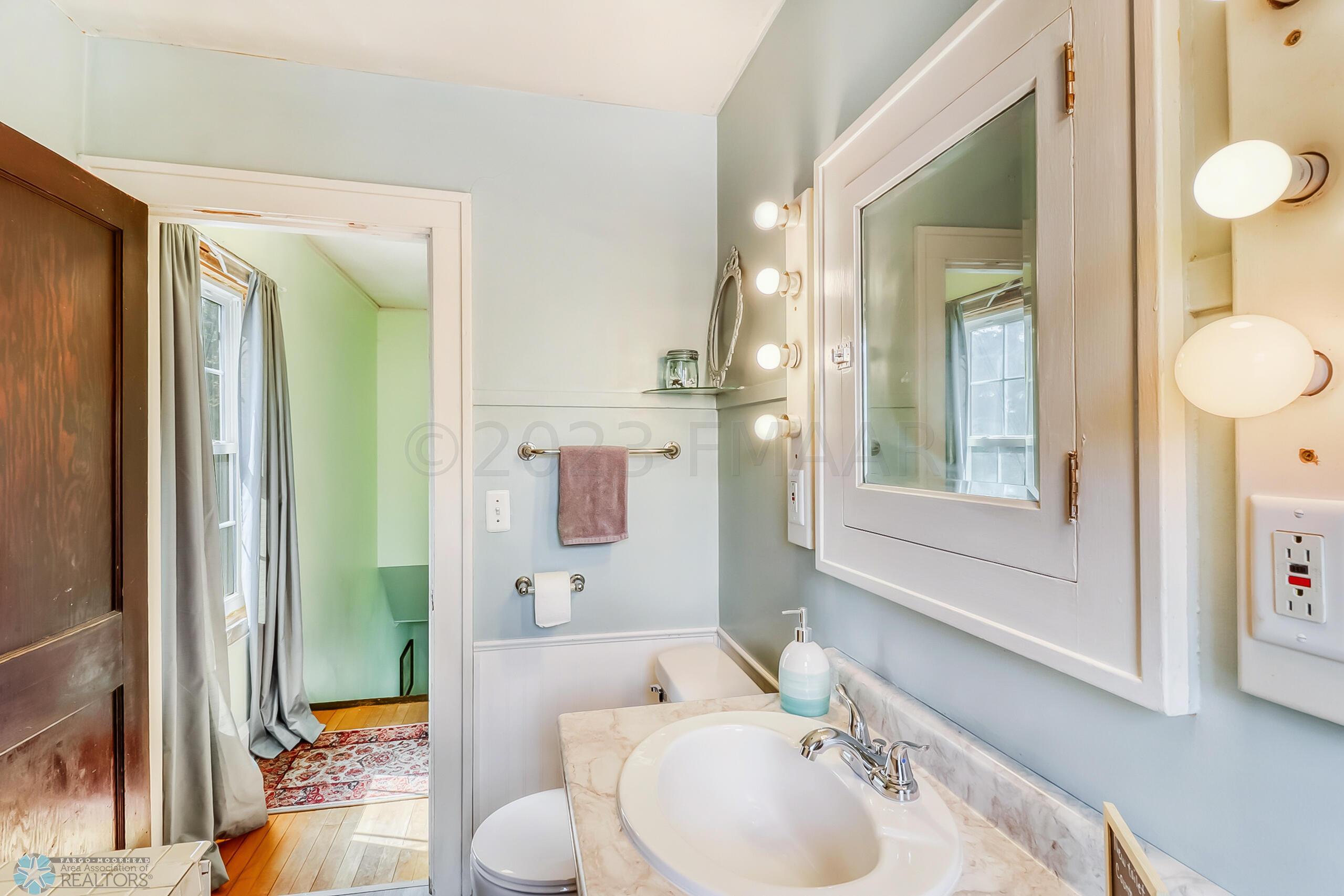 Bathroom1_2