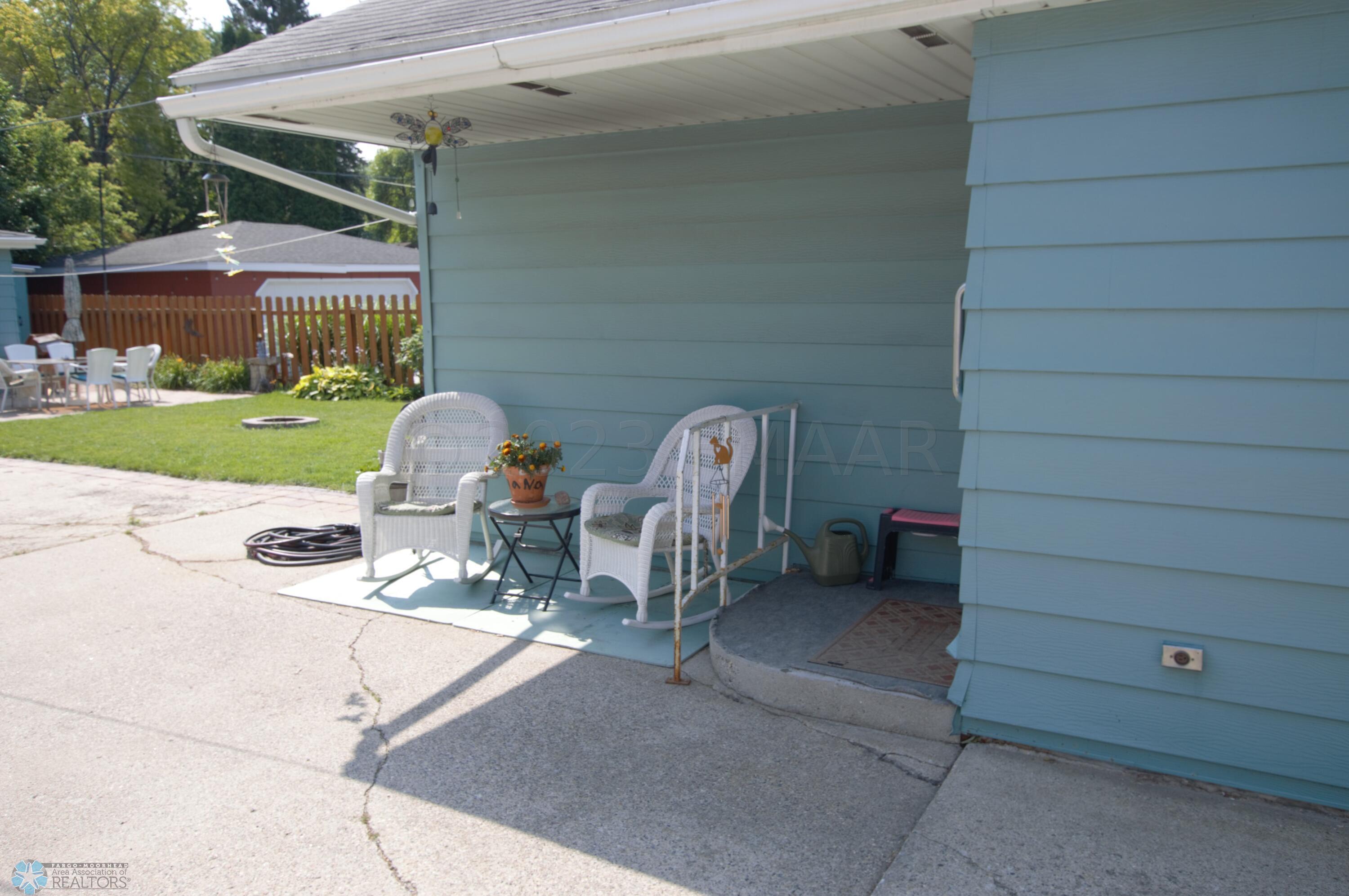 Side patio