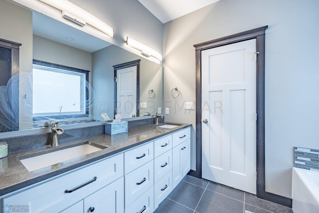 N82A8313-HDR.jpg-SMALL