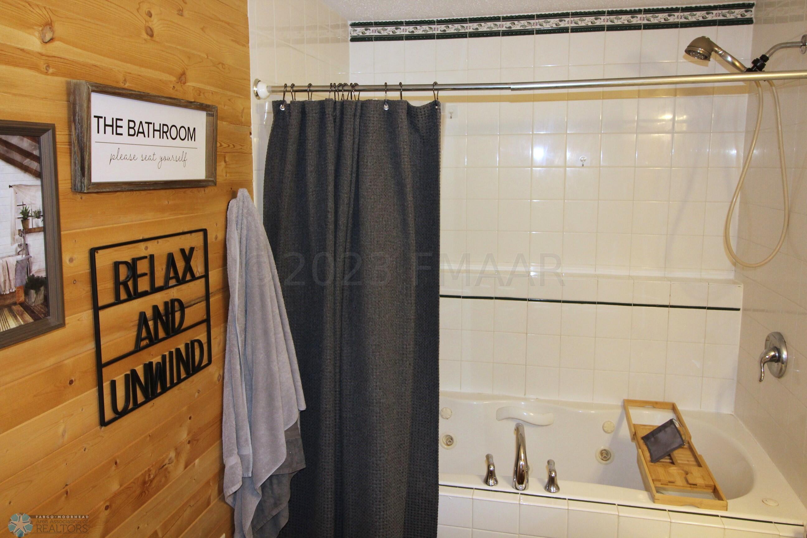 Bath Down Jetted Tub