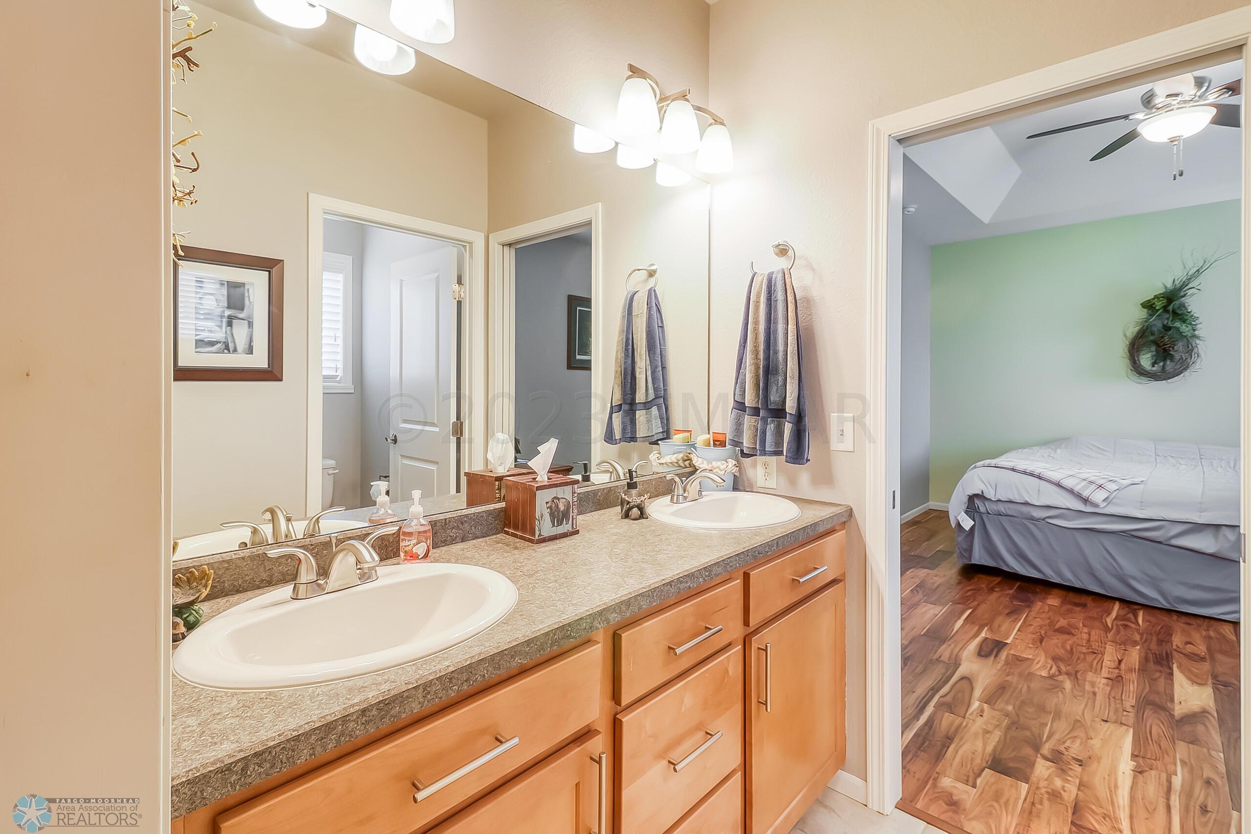 PrimaryBedBath1_2