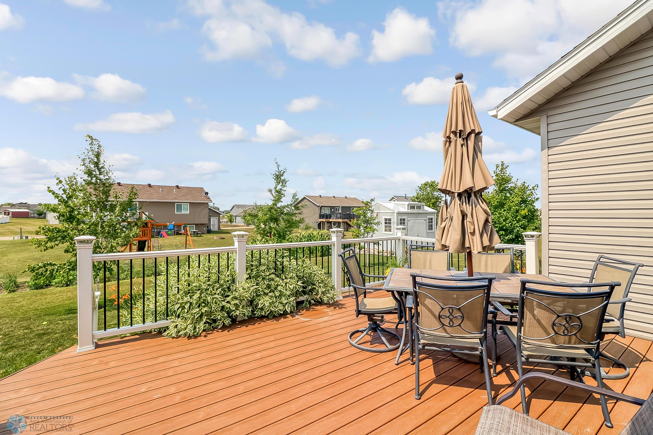 BackyardDeck1_1