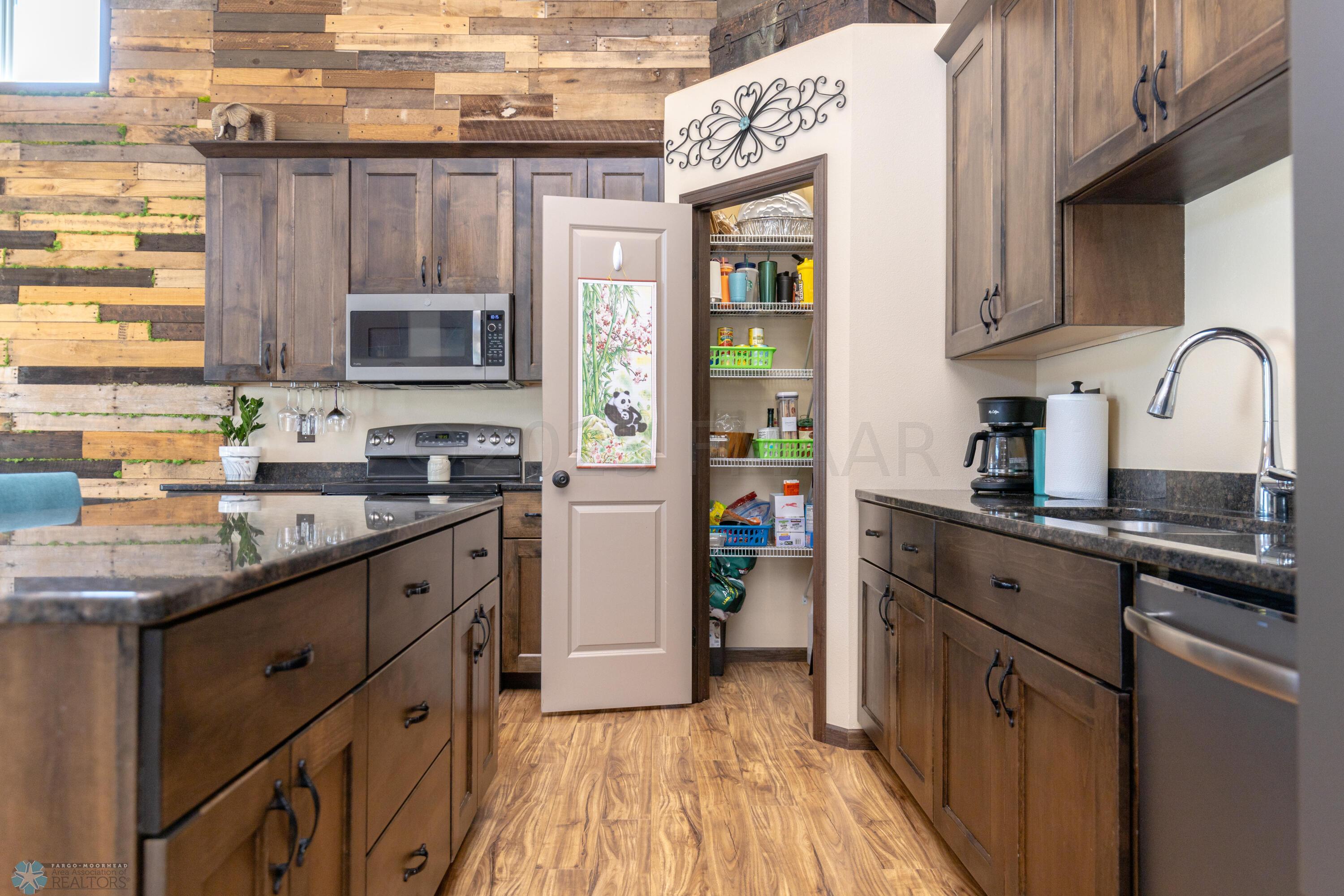 Walk-in Pantry