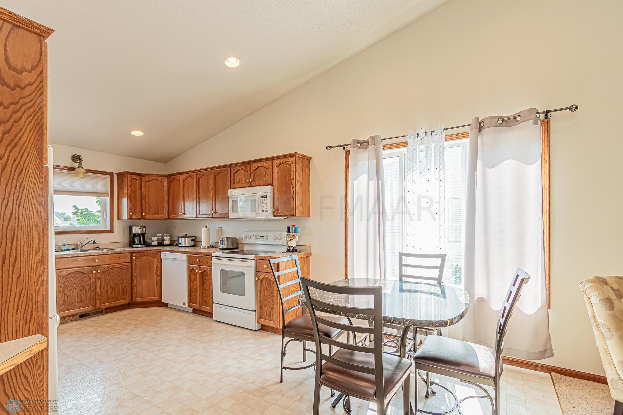 1134 38 1_2 Ave W, West Fargo, ND 58078,