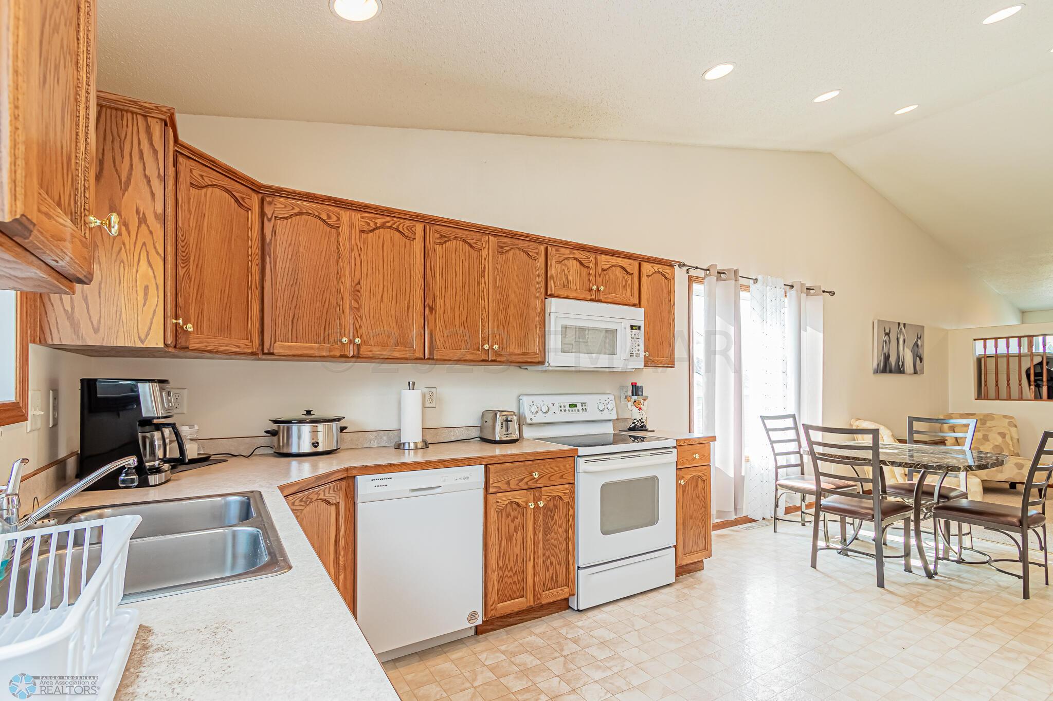 1134 38 1_2 Ave W, West Fargo, ND 58078,