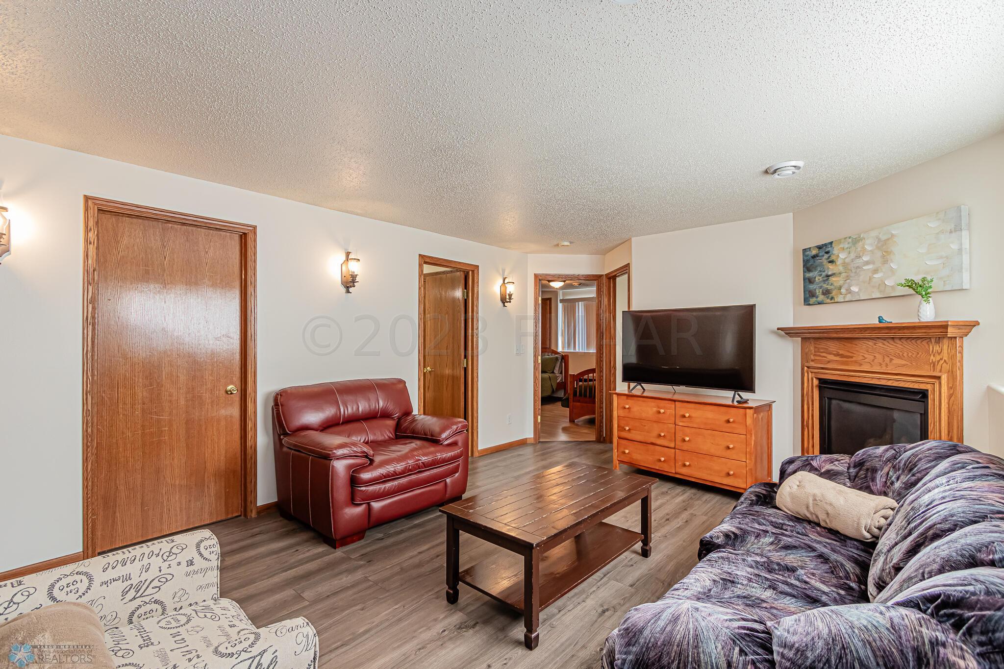 1134 38 1_2 Ave W, West Fargo, ND 58078,