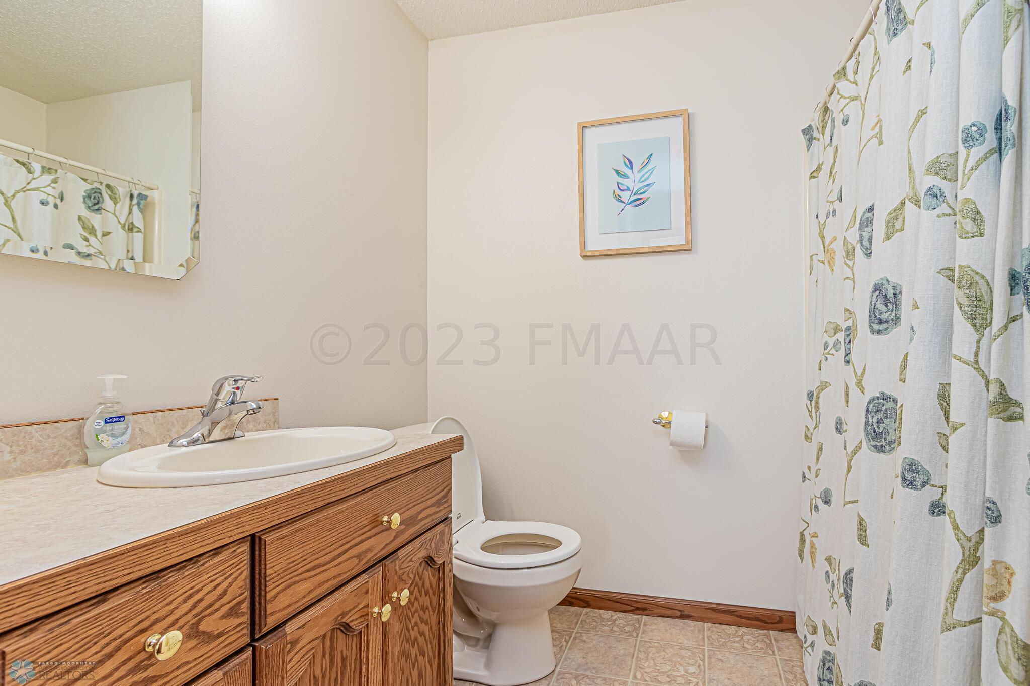 1134 38 1_2 Ave W, West Fargo, ND 58078,