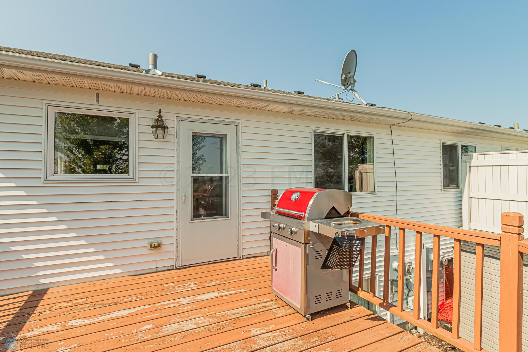 1134 38 1_2 Ave W, West Fargo, ND 58078,