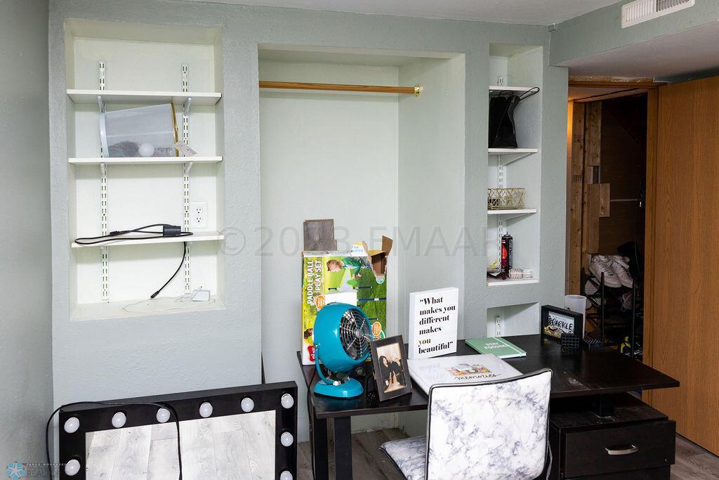 Office/No egress
