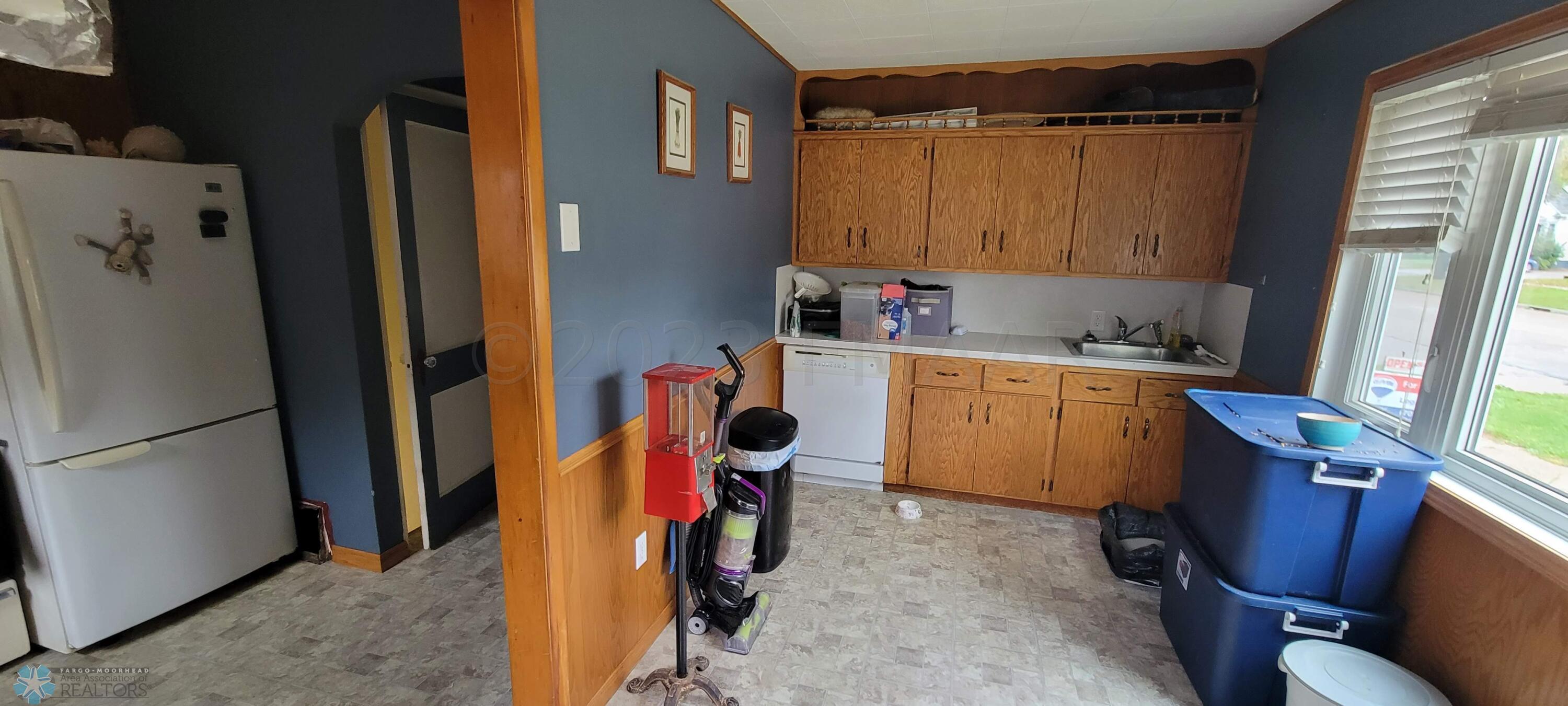 Dining/Kitchen