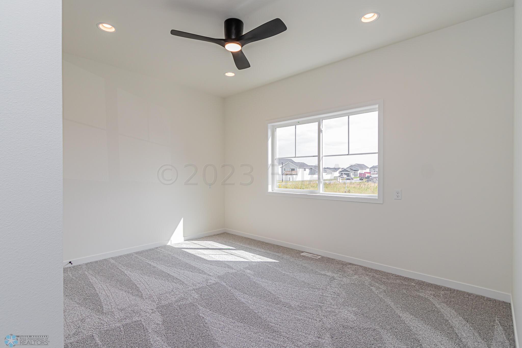 7321 29th St S, Fargo, ND 58104-16