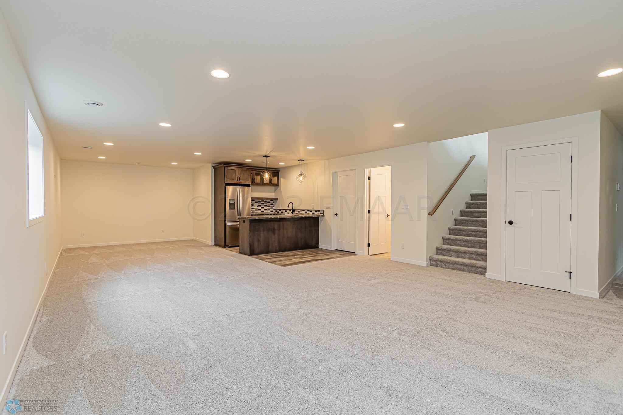 7321 29th St S, Fargo, ND 58104-01