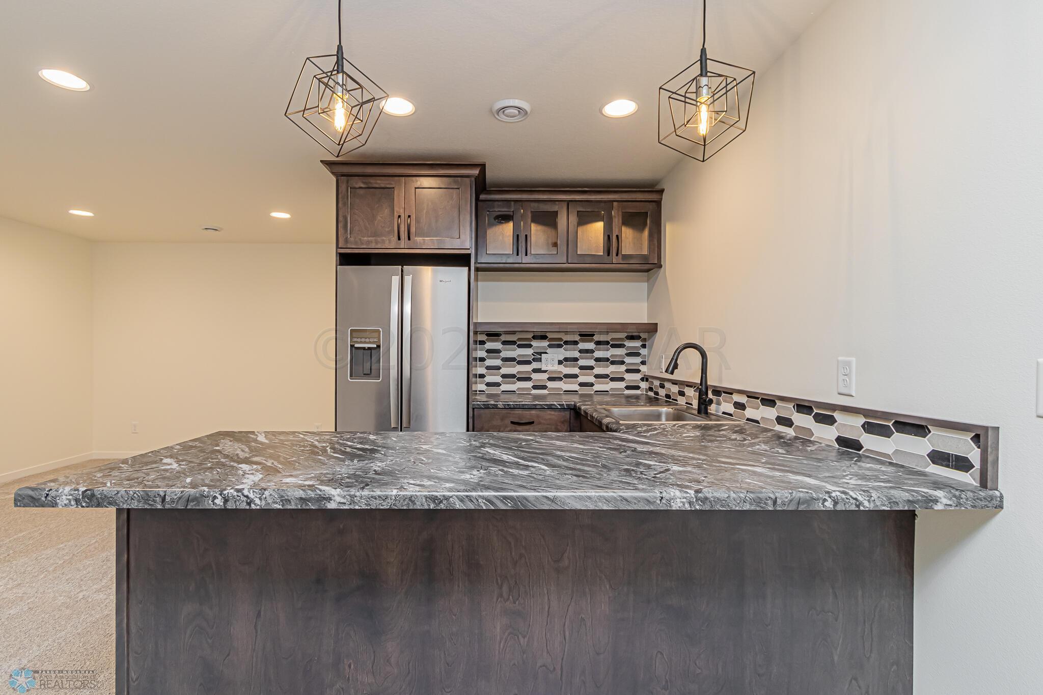 7321 29th St S, Fargo, ND 58104-04