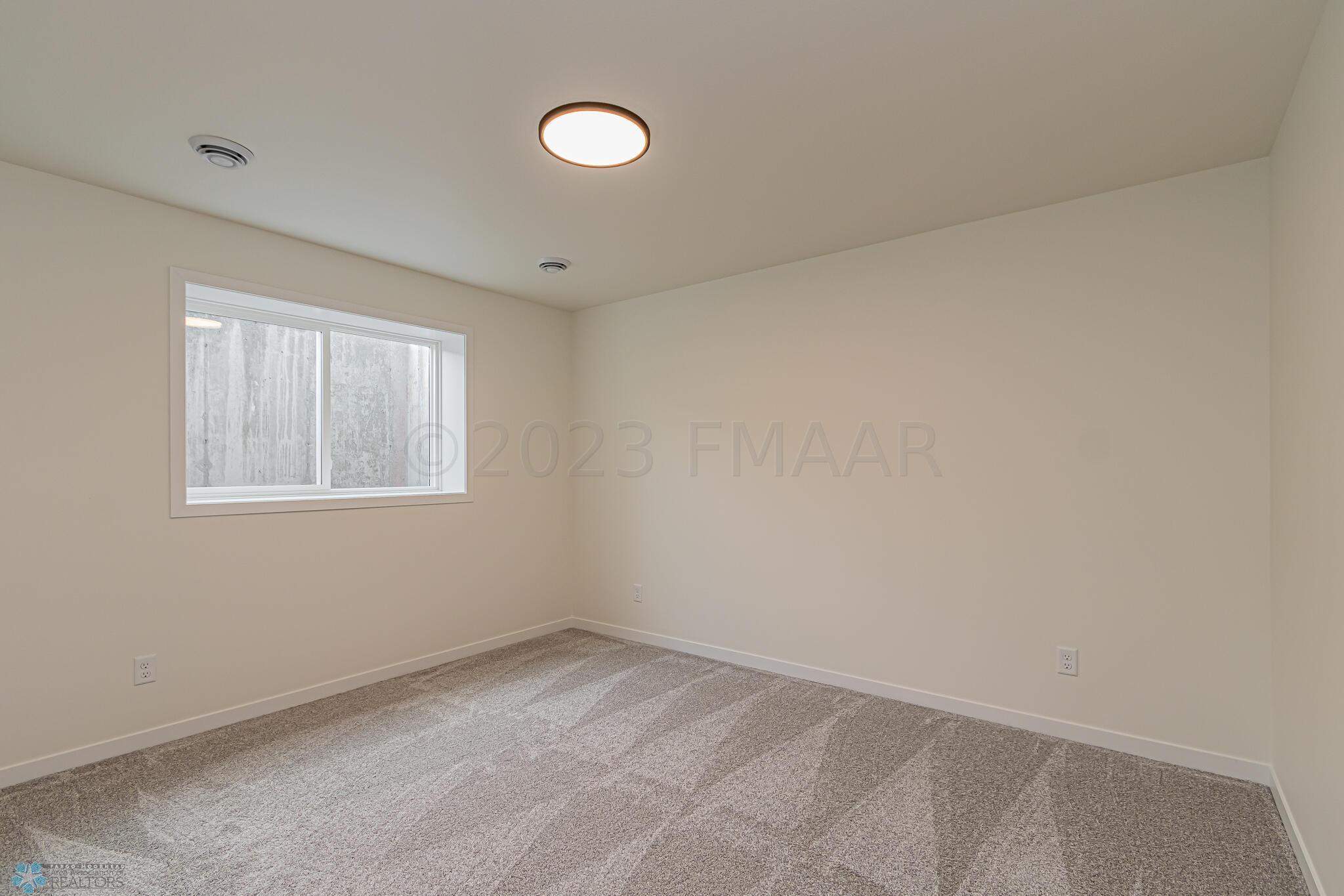 7321 29th St S, Fargo, ND 58104-25