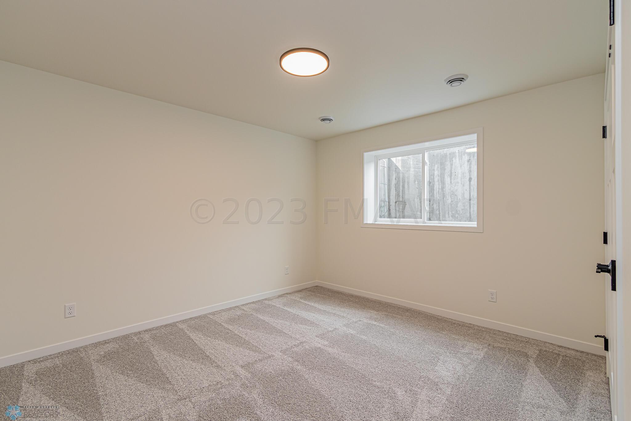 7321 29th St S, Fargo, ND 58104-27