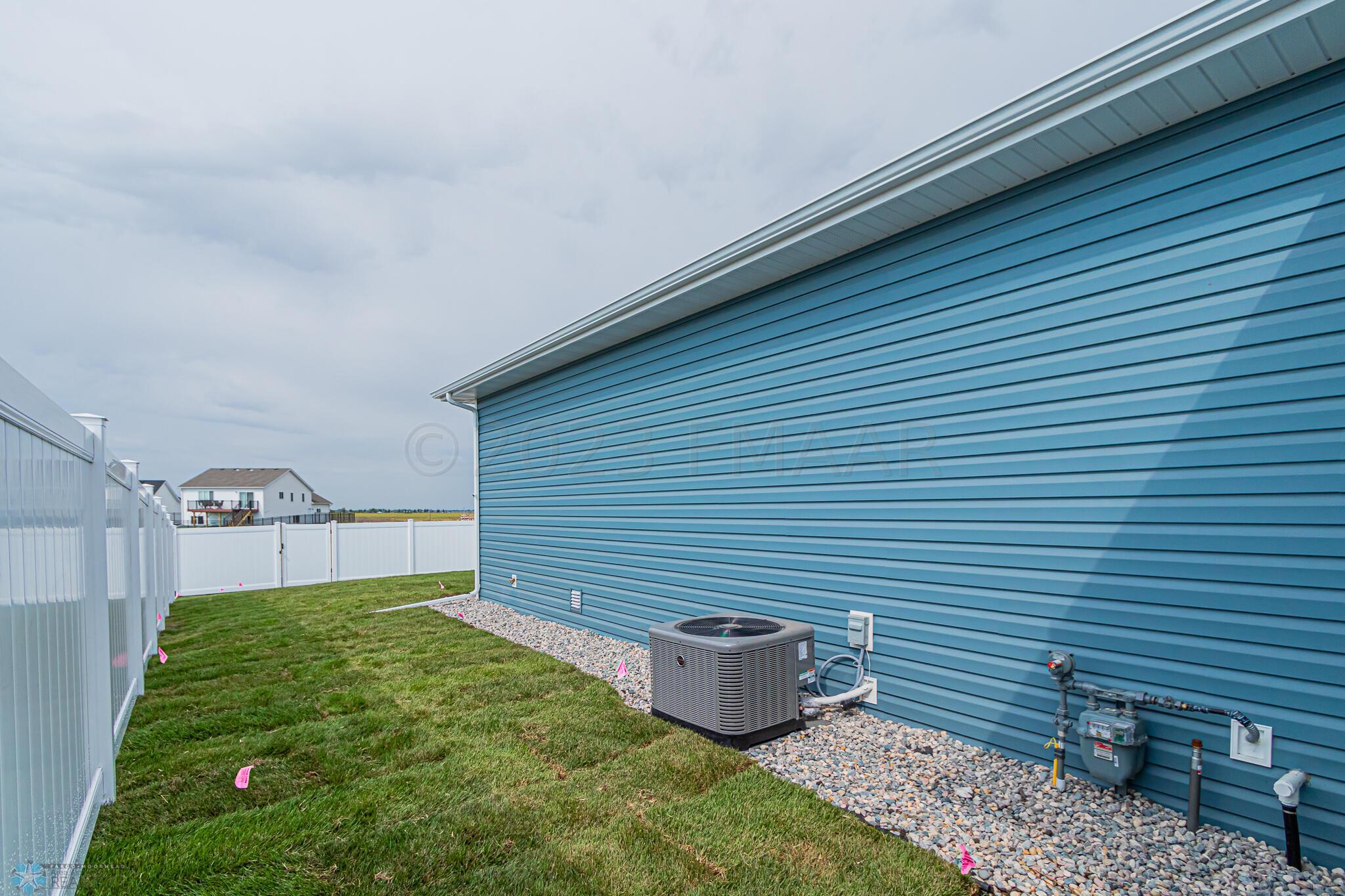 7321 29th St S, Fargo, ND 58104-54