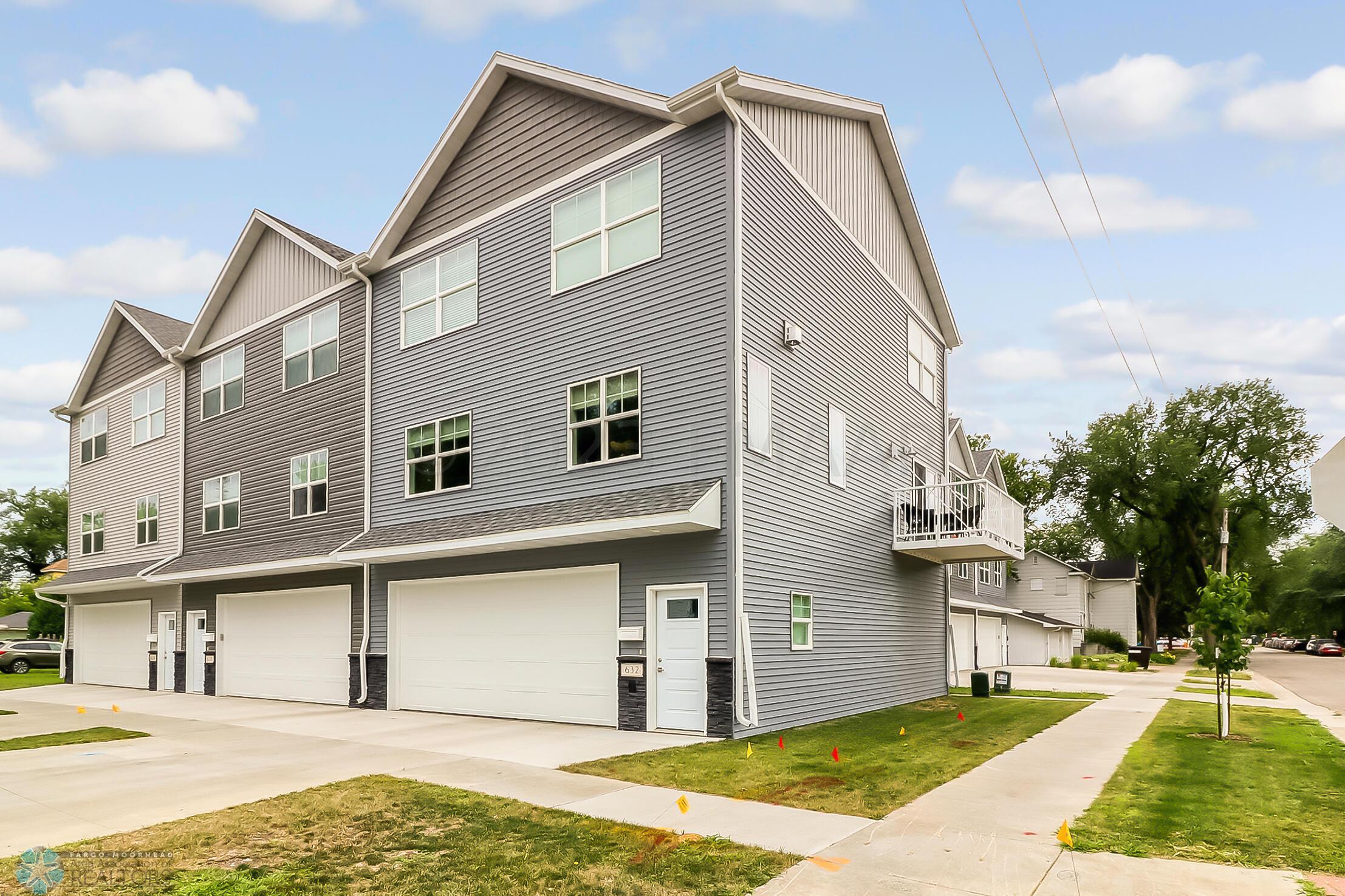 632 10 Avenue N, Fargo, ND 58102