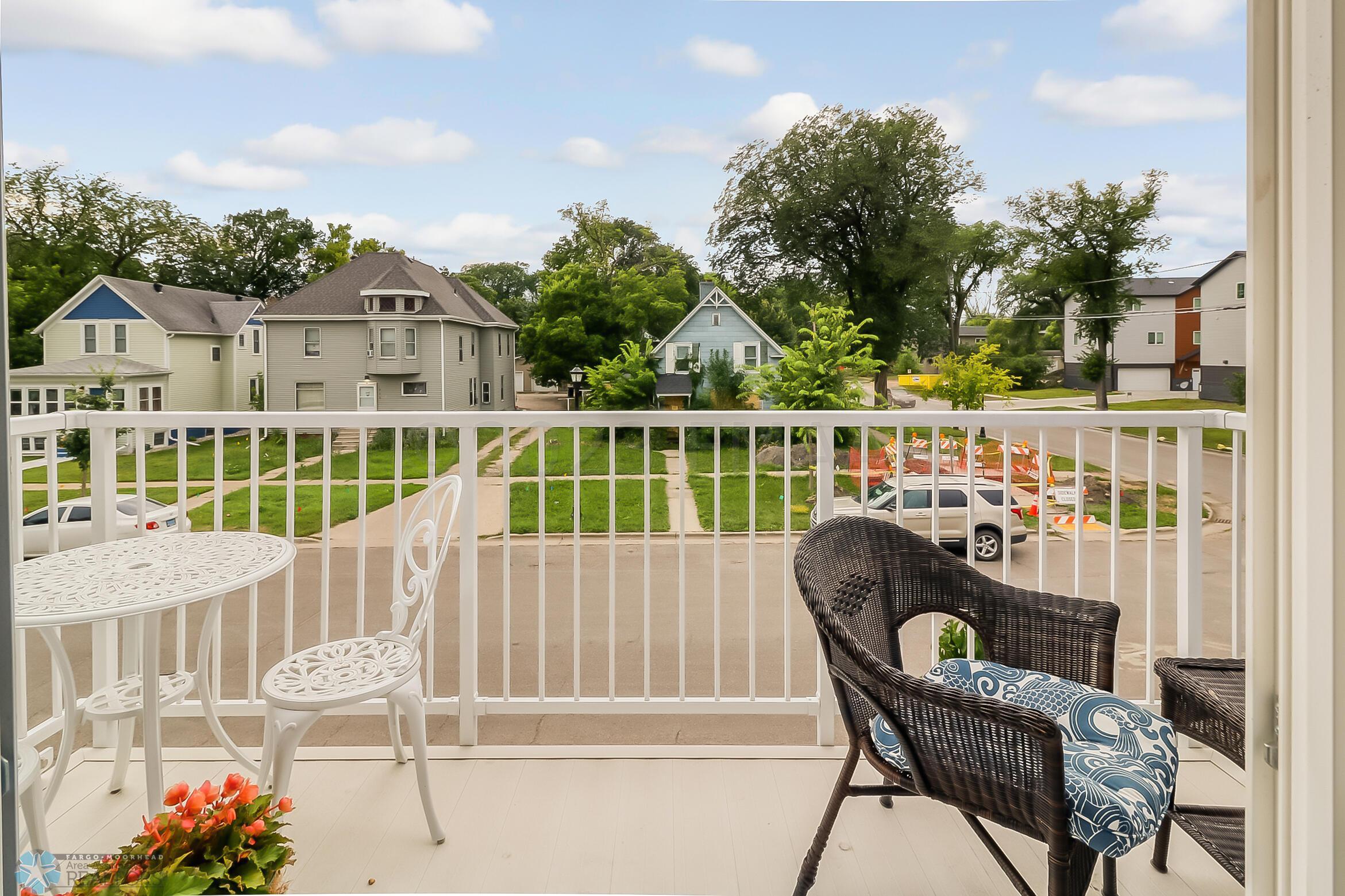 Balcony1_1