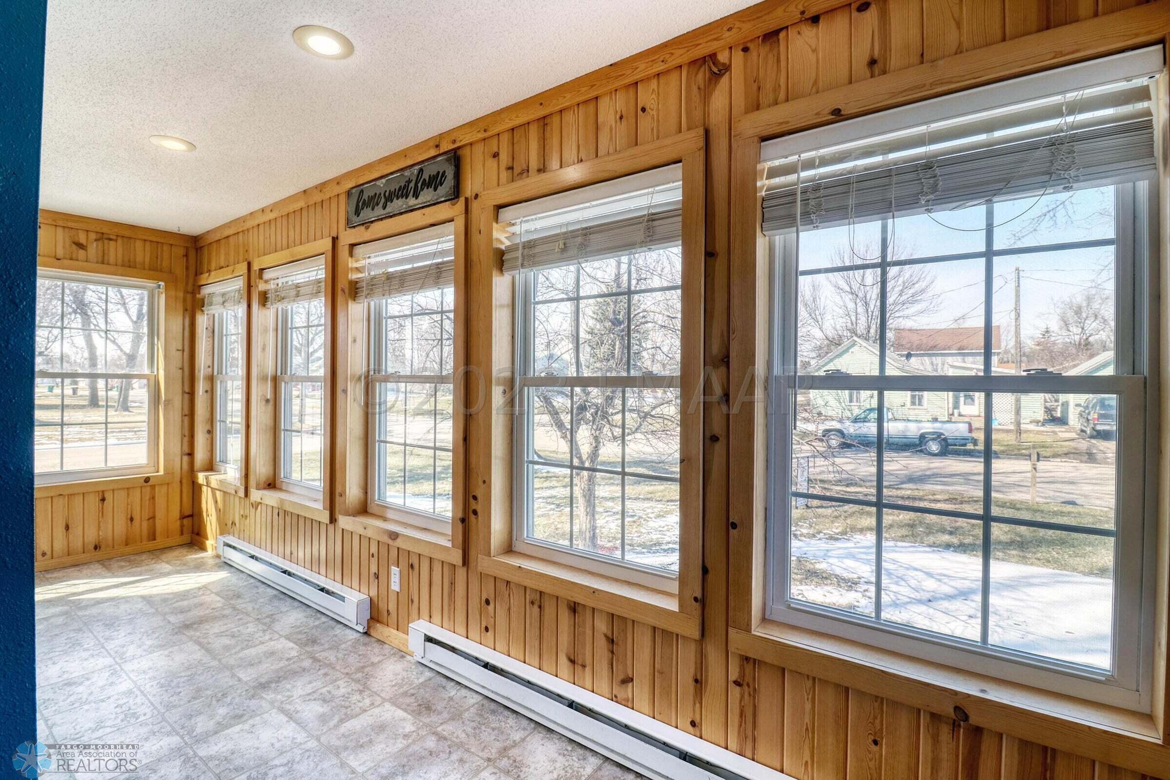 Foyer/Sunroom