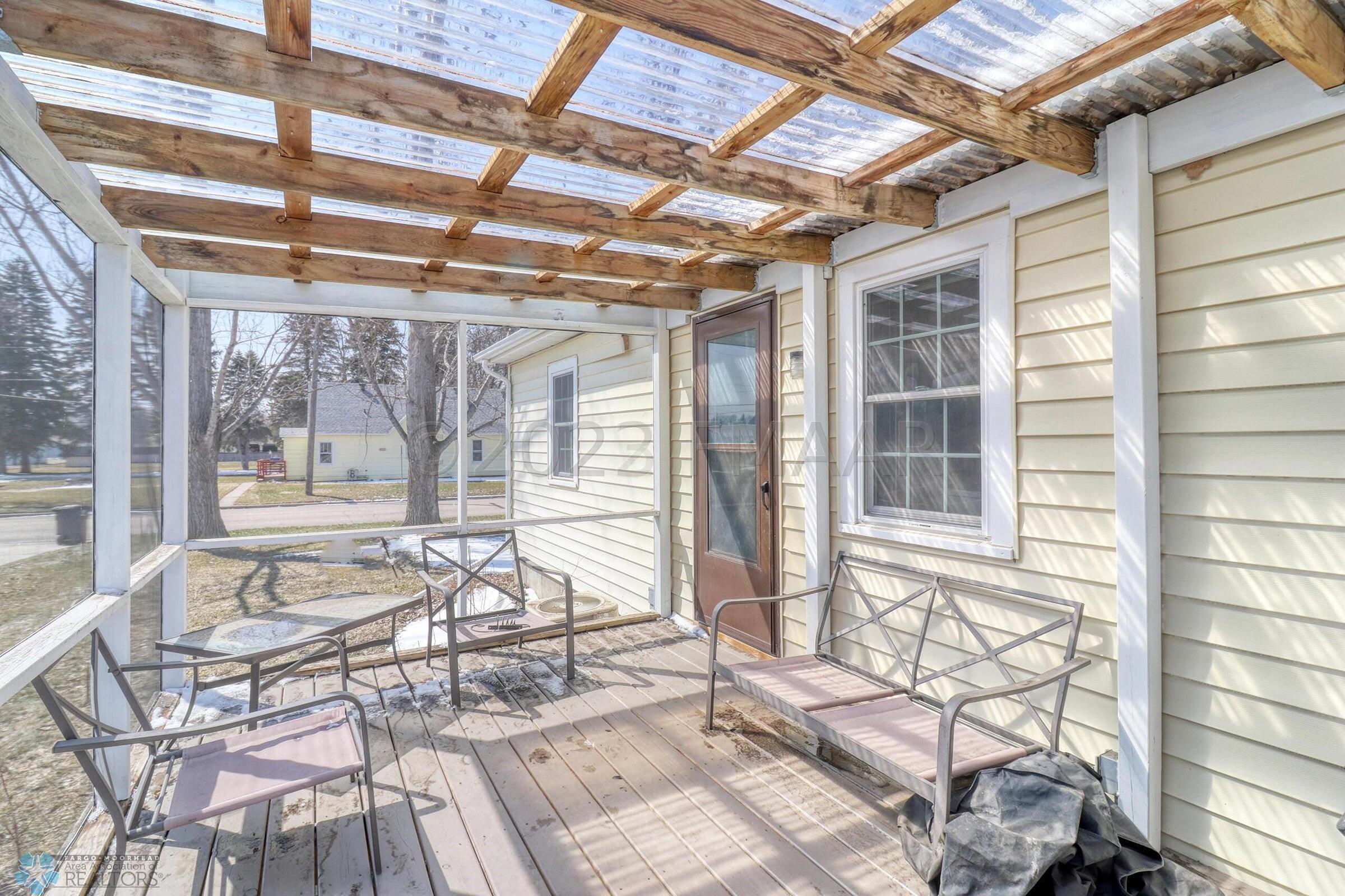 3-Season Screened Porch
