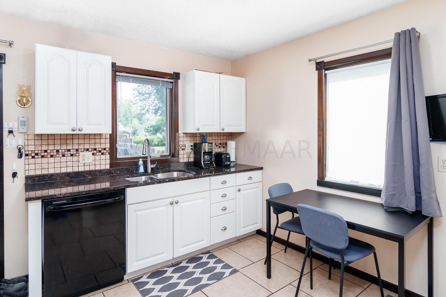 Kitchen with eat in area