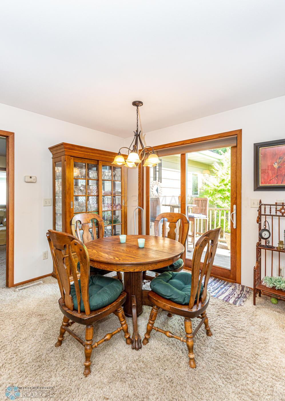 Dining/patio door to deck