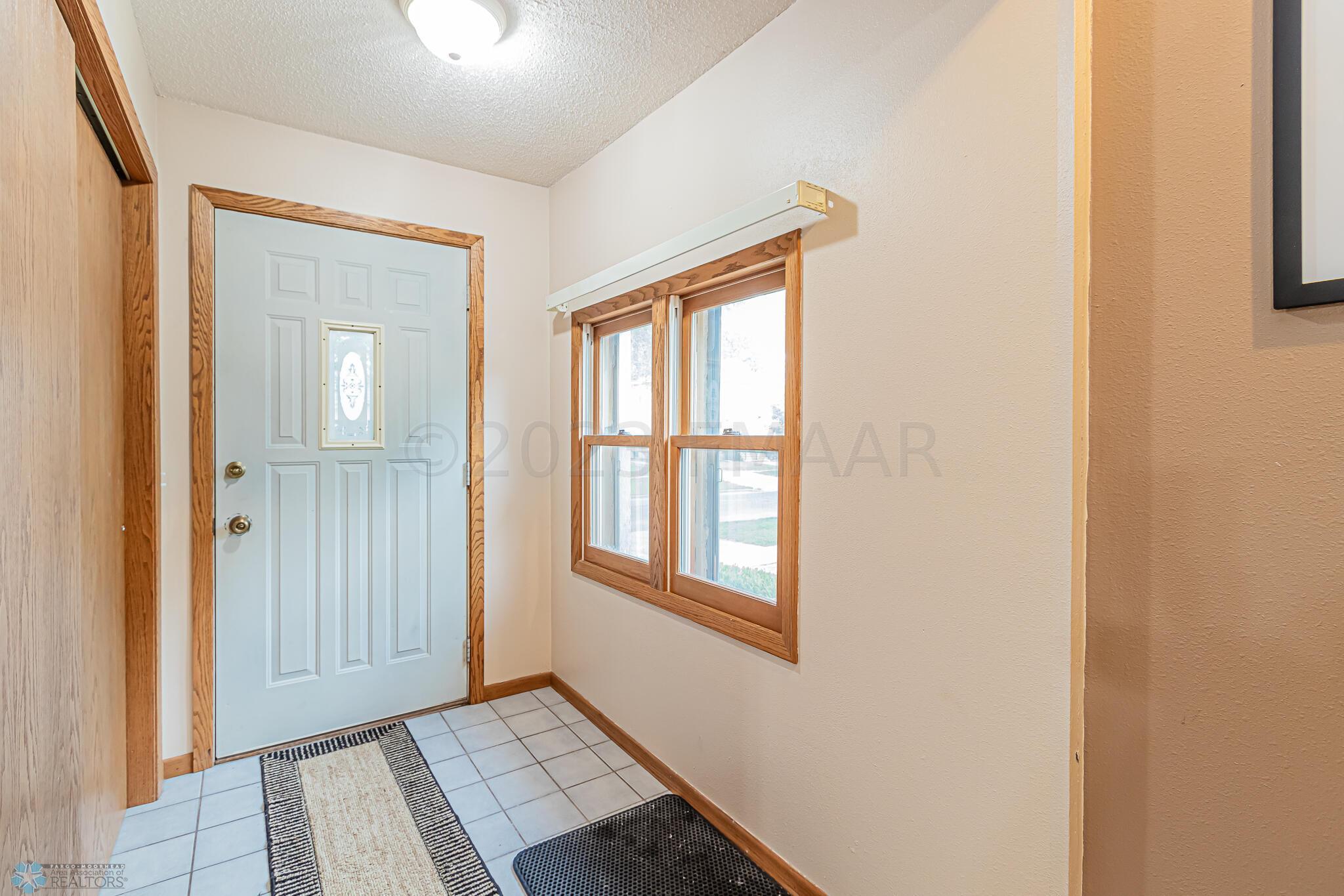 1428 2nd Ave S Fargo ND 58103 -19