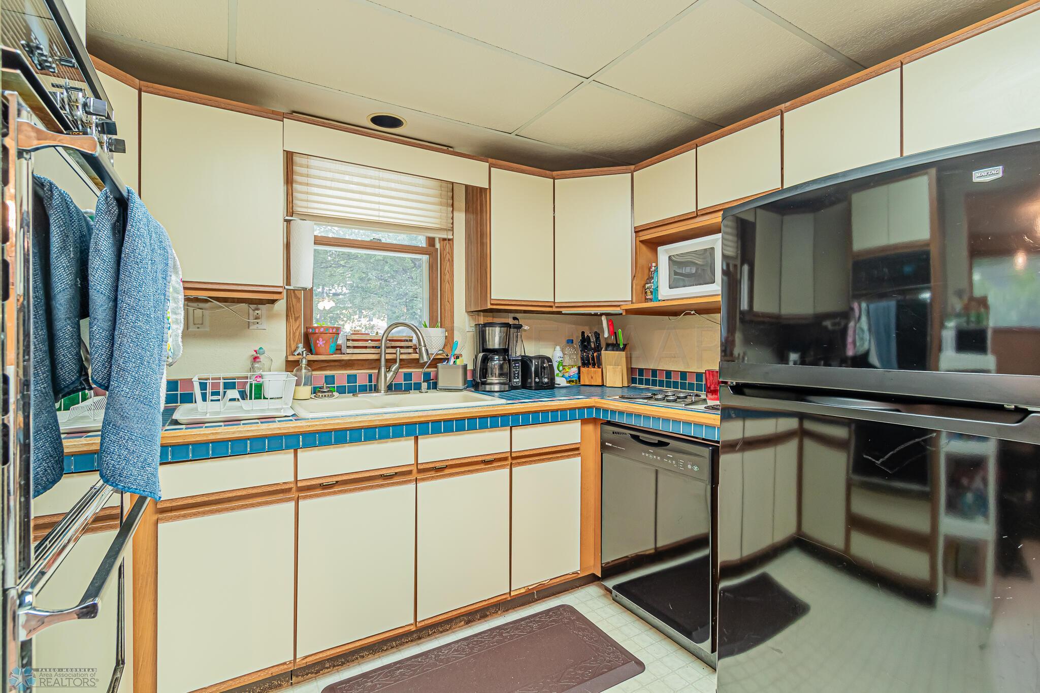 1428 2nd Ave S Fargo ND 58103 -10