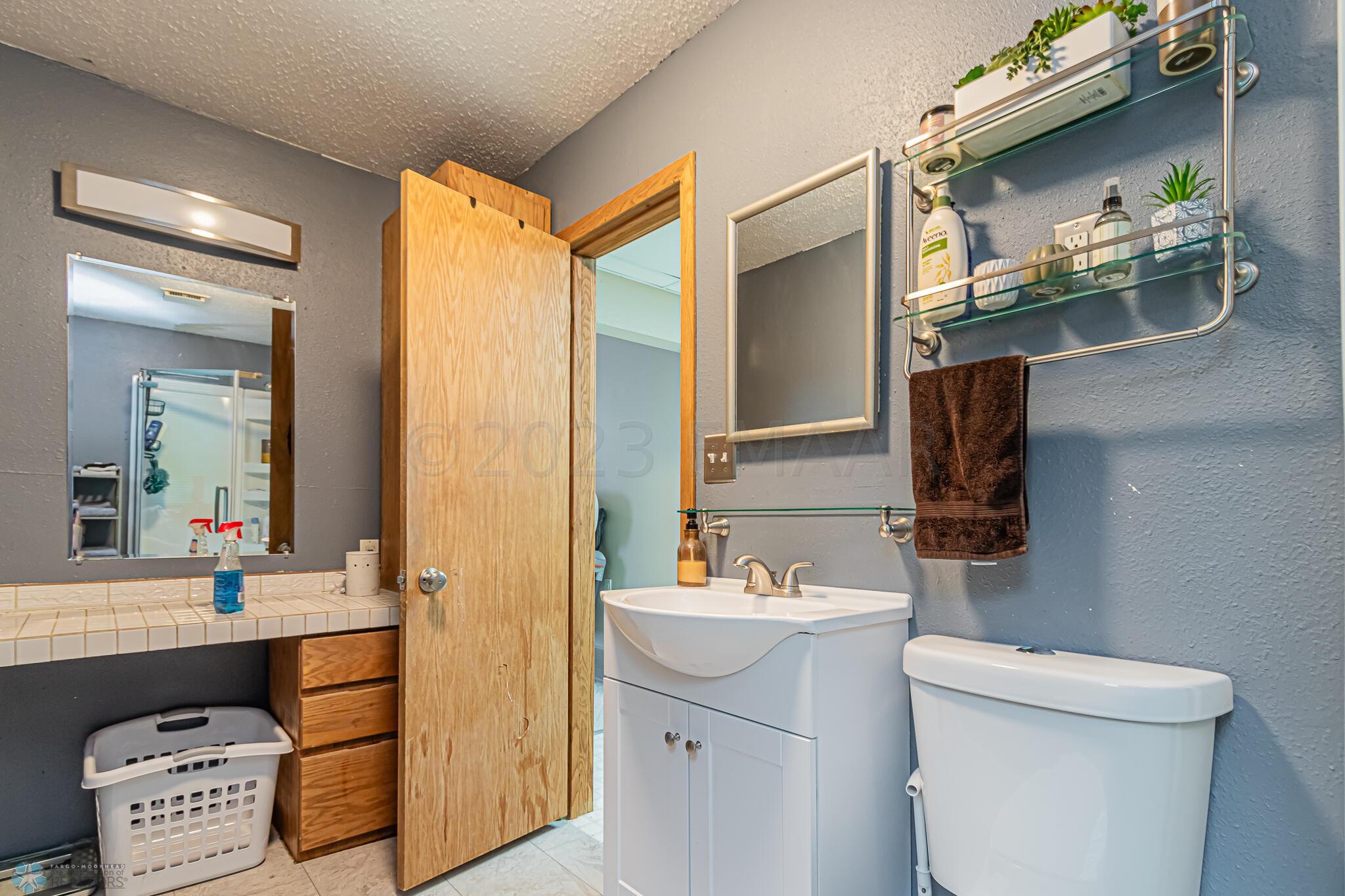 1428 2nd Ave S Fargo ND 58103 -35