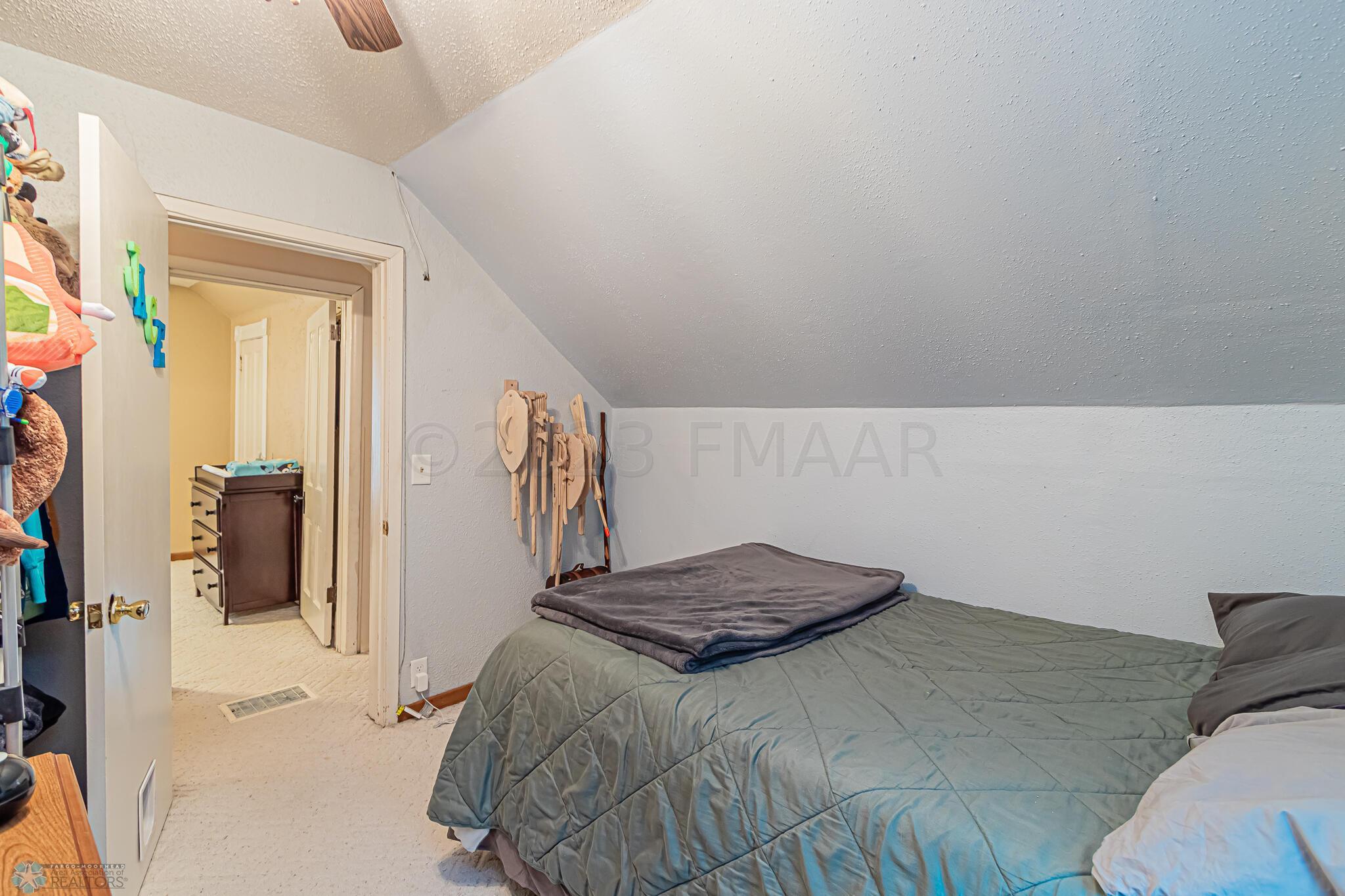 1428 2nd Ave S Fargo ND 58103 -02