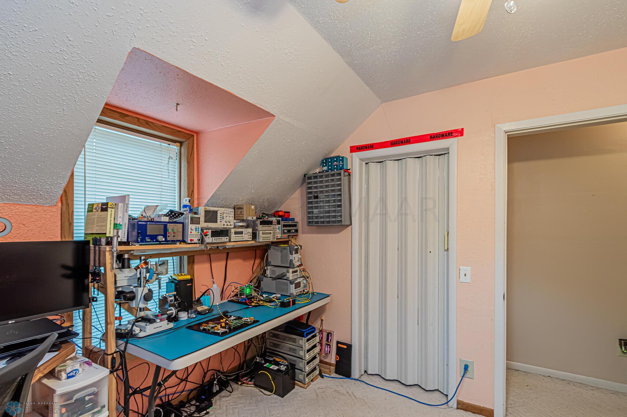 1428 2nd Ave S Fargo ND 58103 -06