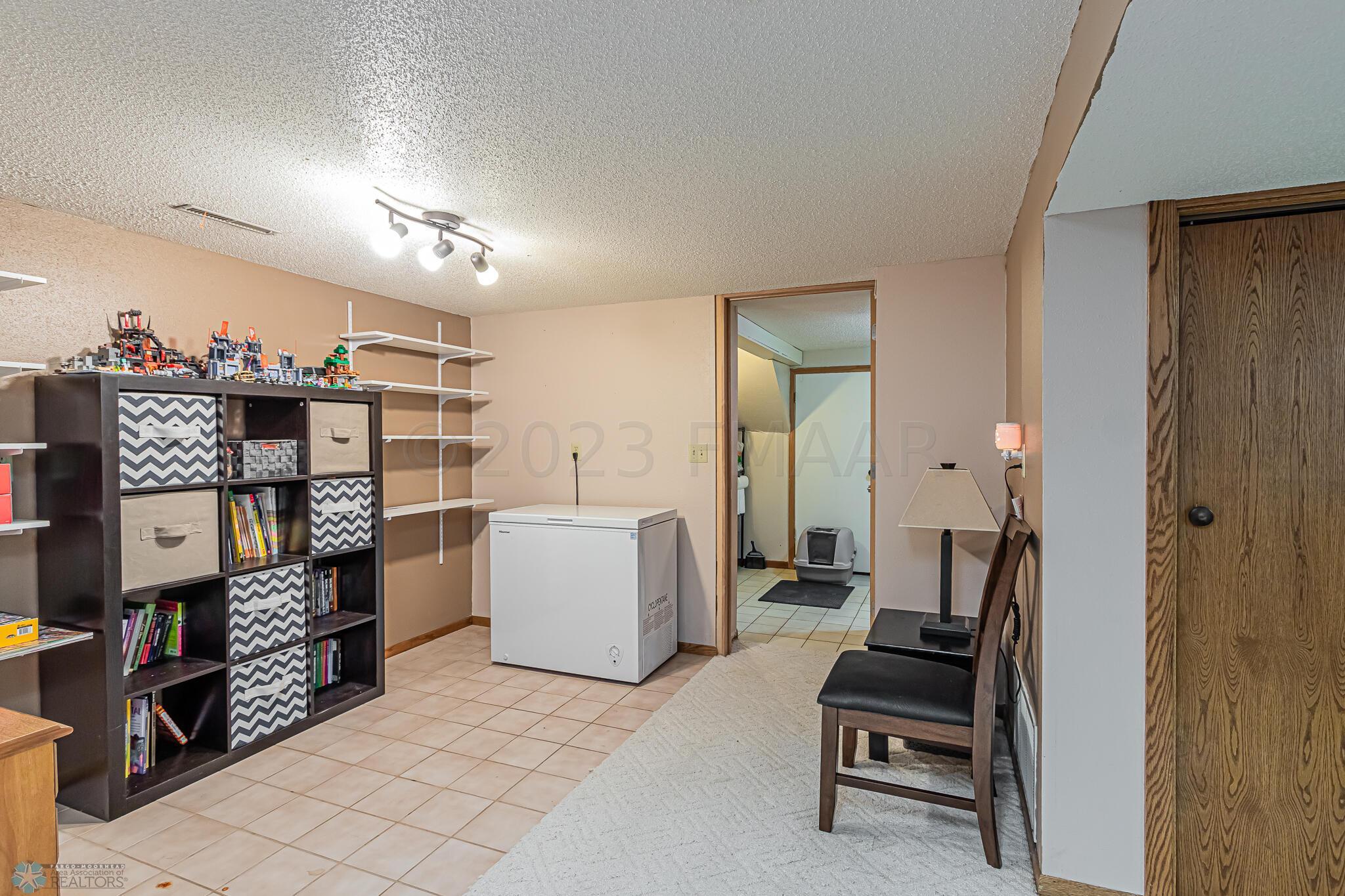 1428 2nd Ave S Fargo ND 58103 -25