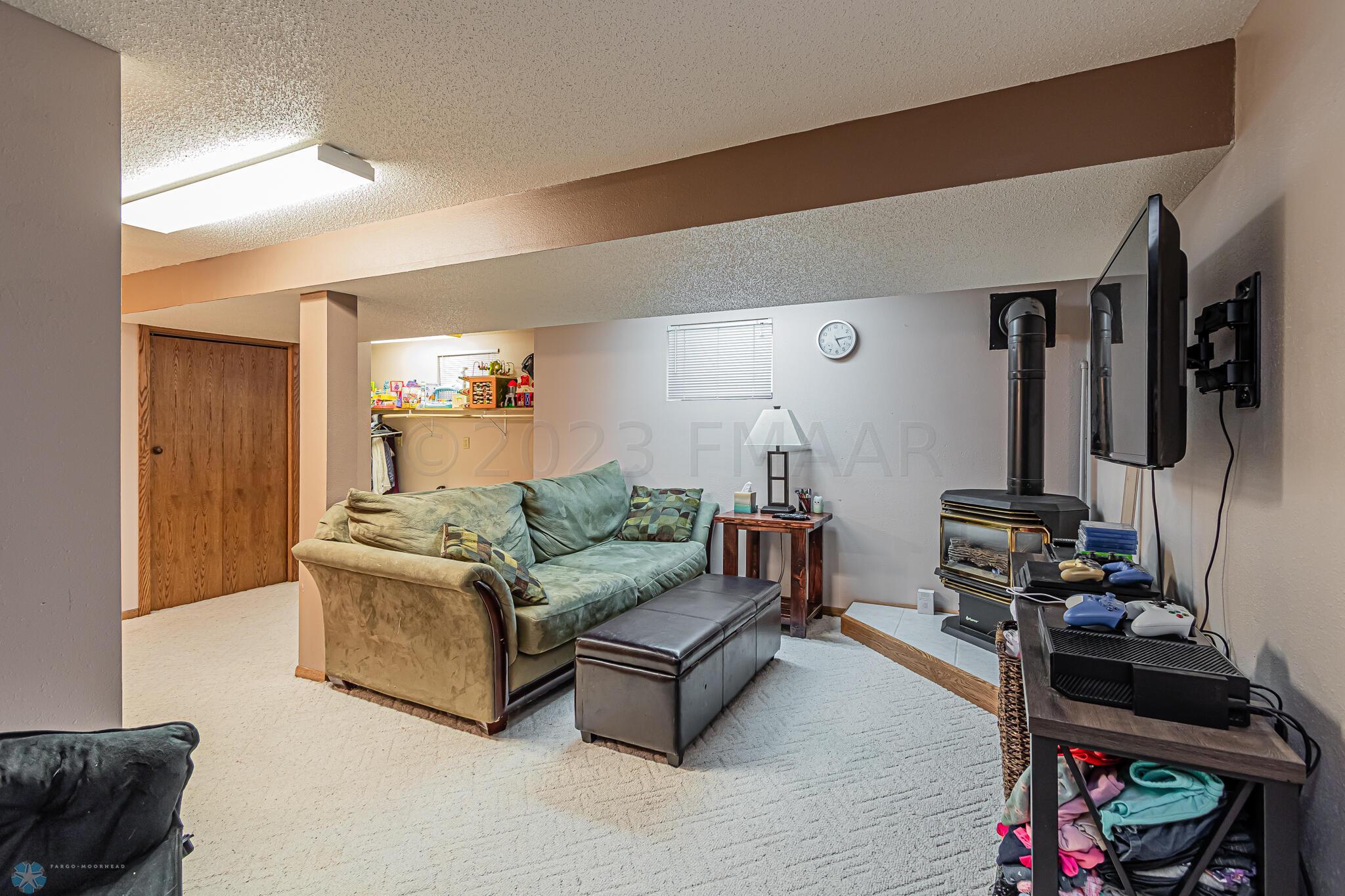 1428 2nd Ave S Fargo ND 58103 -23