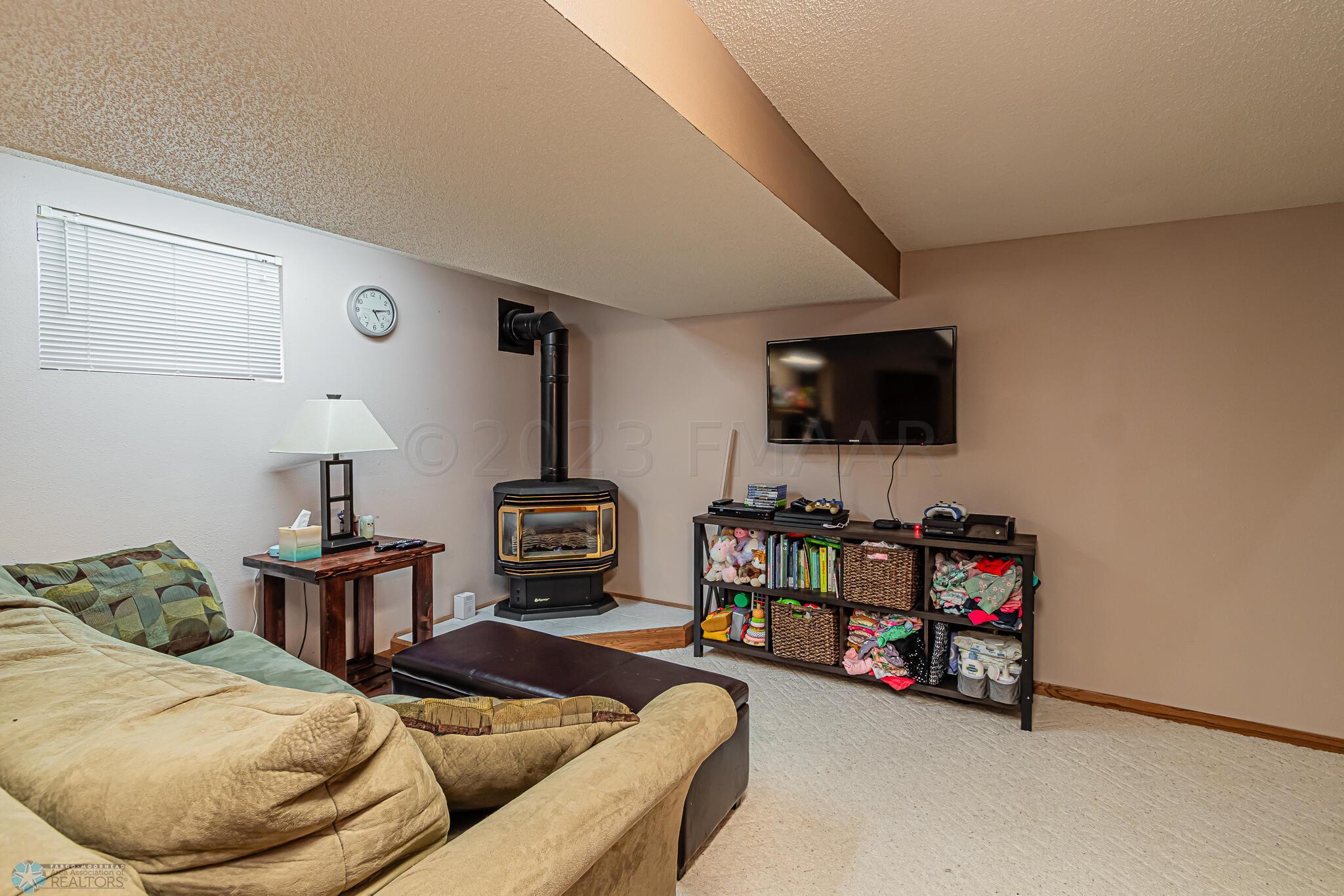 1428 2nd Ave S Fargo ND 58103 -24
