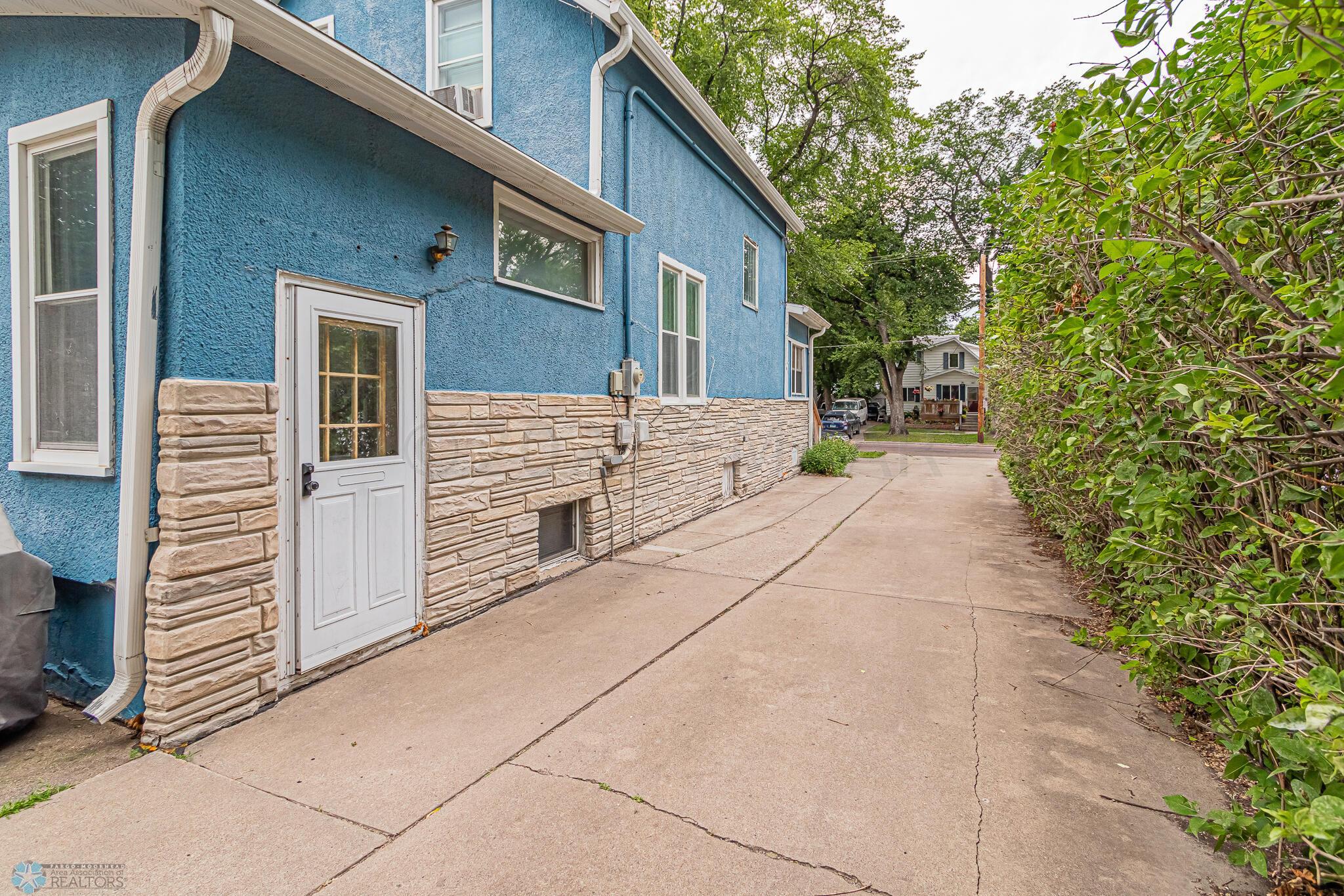 1428 2nd Ave S Fargo ND 58103 -41