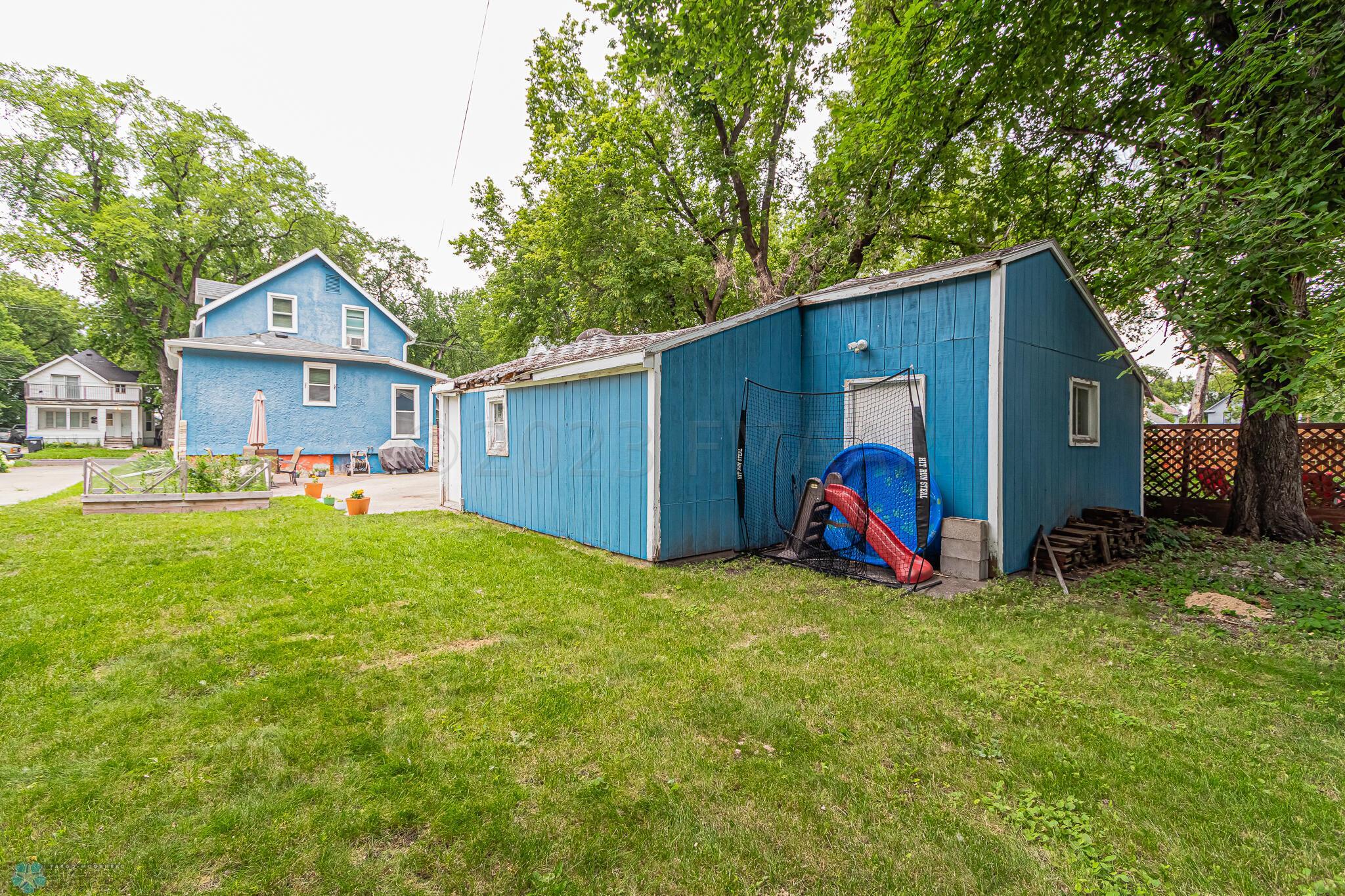 1428 2nd Ave S Fargo ND 58103 -37
