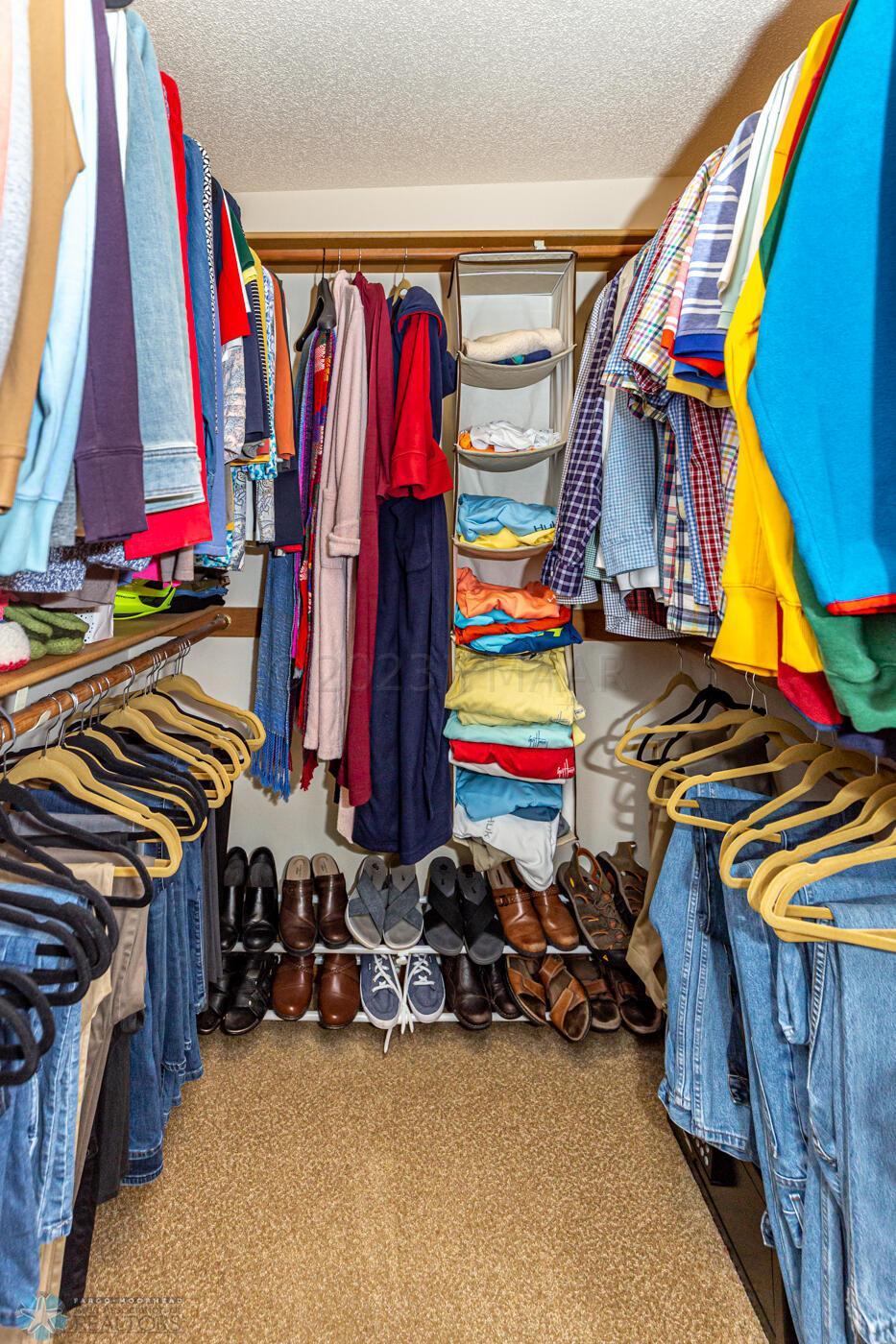 Walk-In-Closet