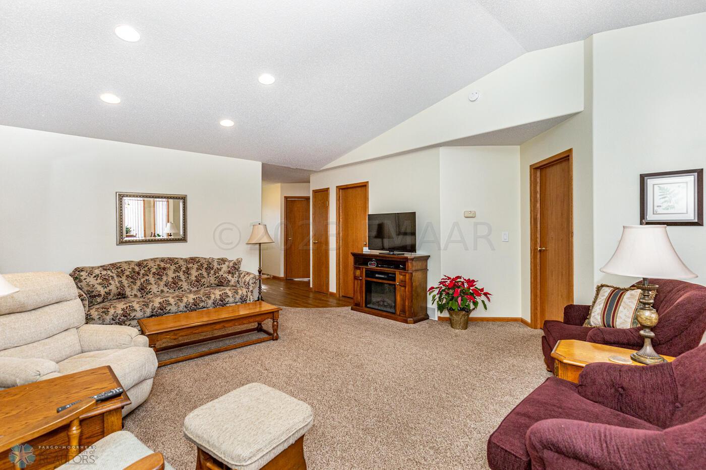 Home-10 (2)