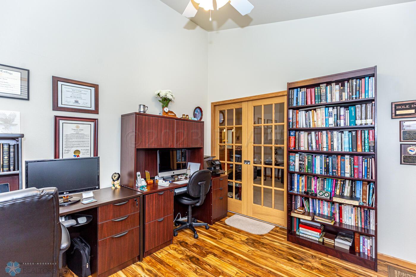Sun room/ office