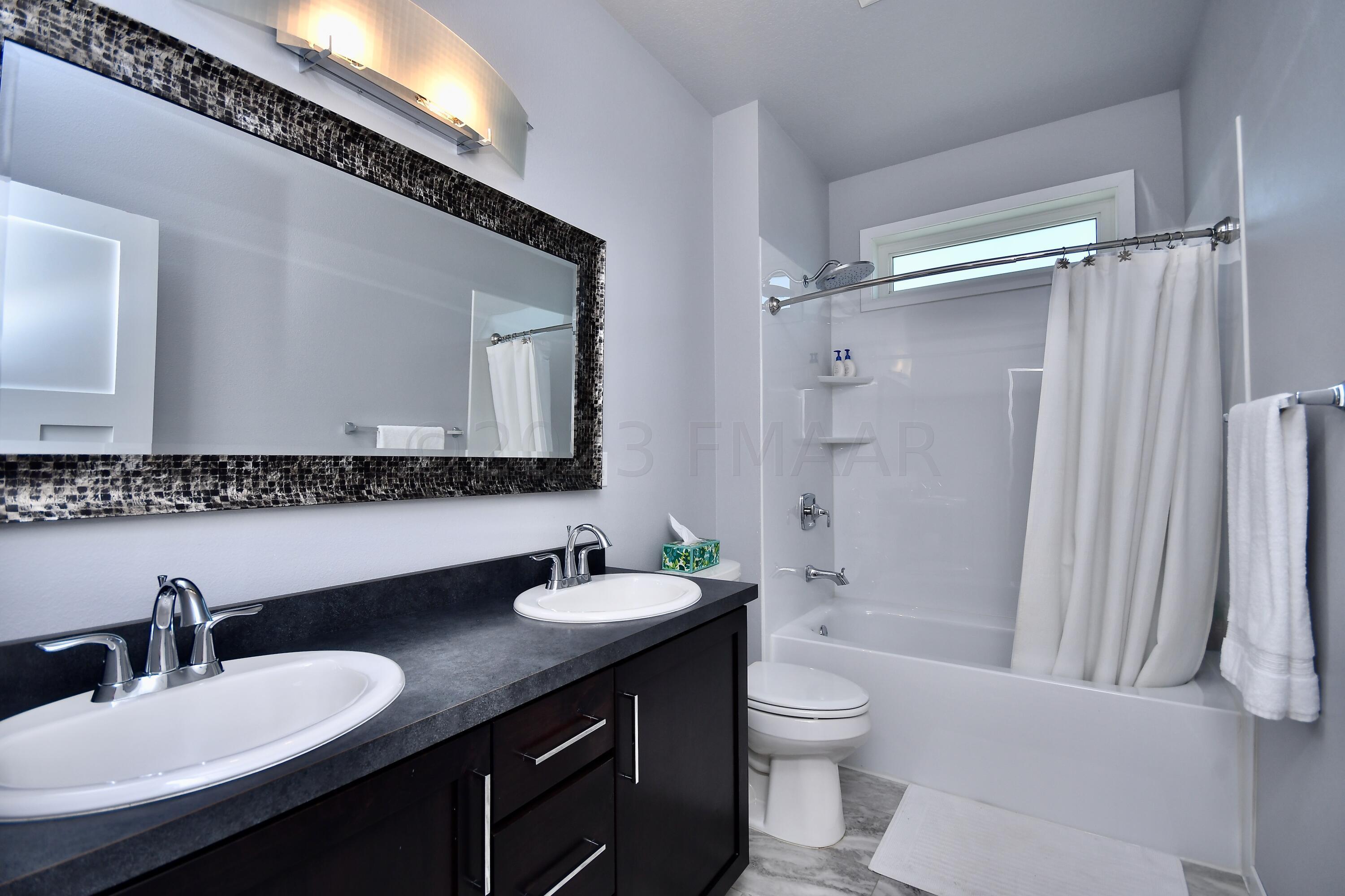 Full Bath - Main